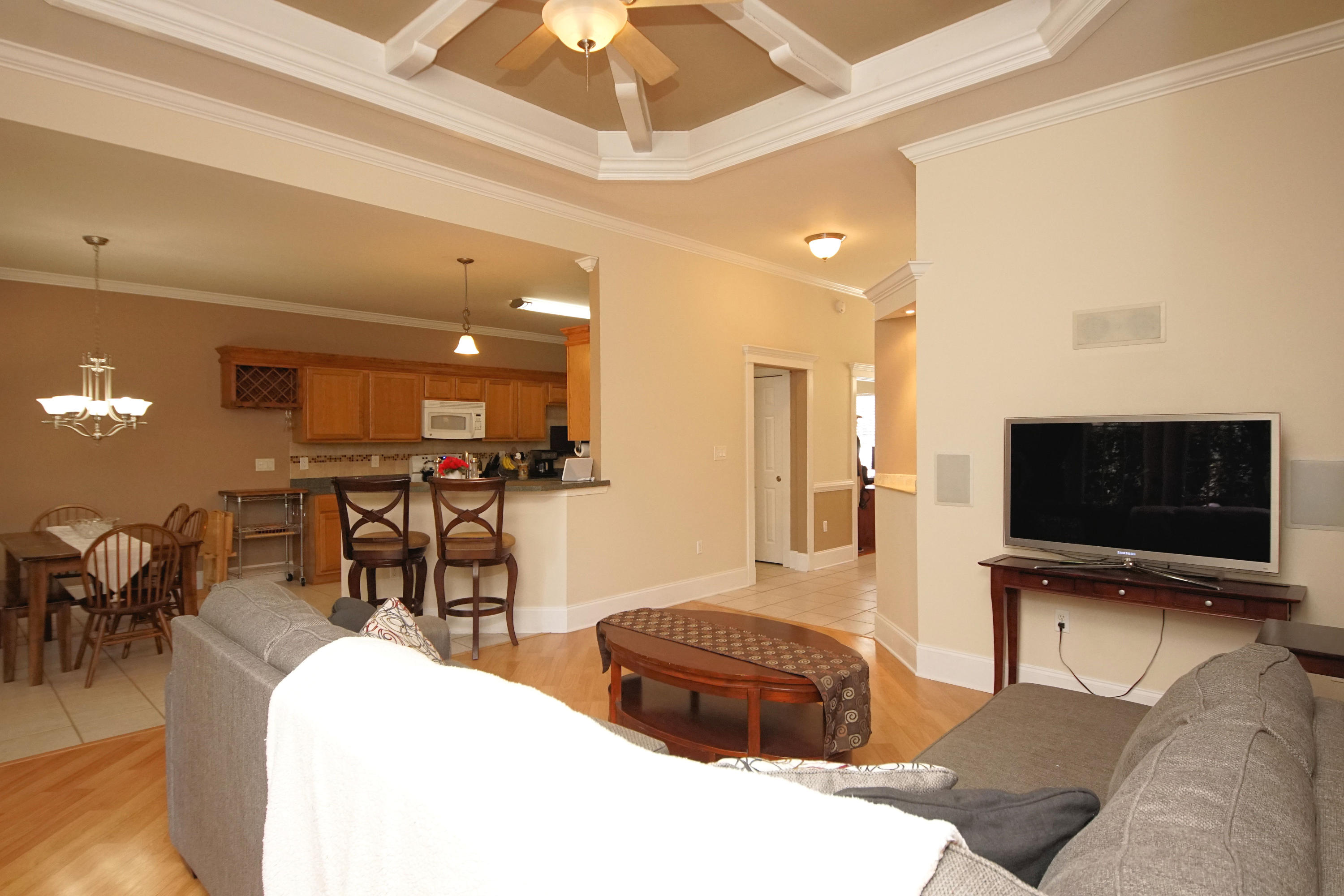 PINE KNOLL - Residential