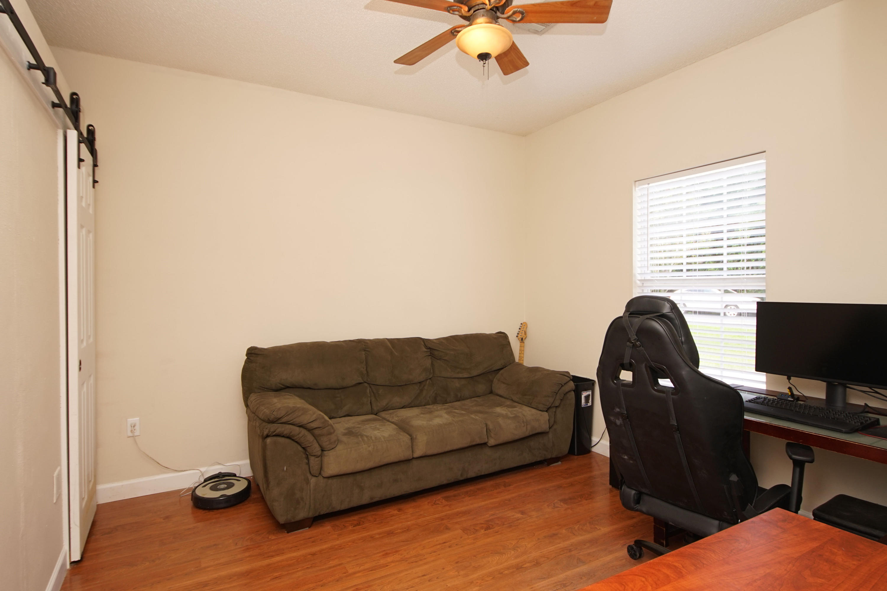 PINE KNOLL - Residential