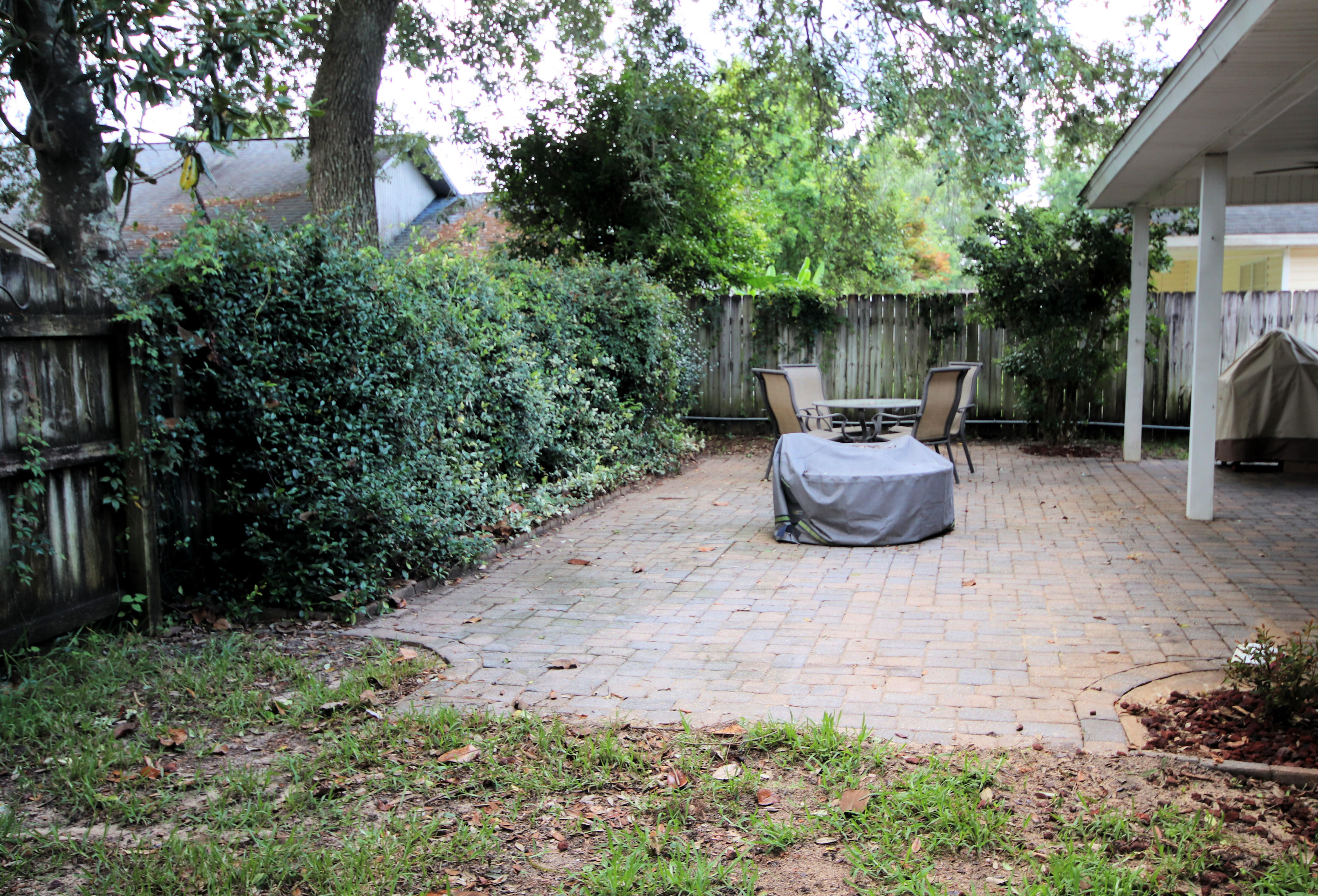 PINE KNOLL - Residential