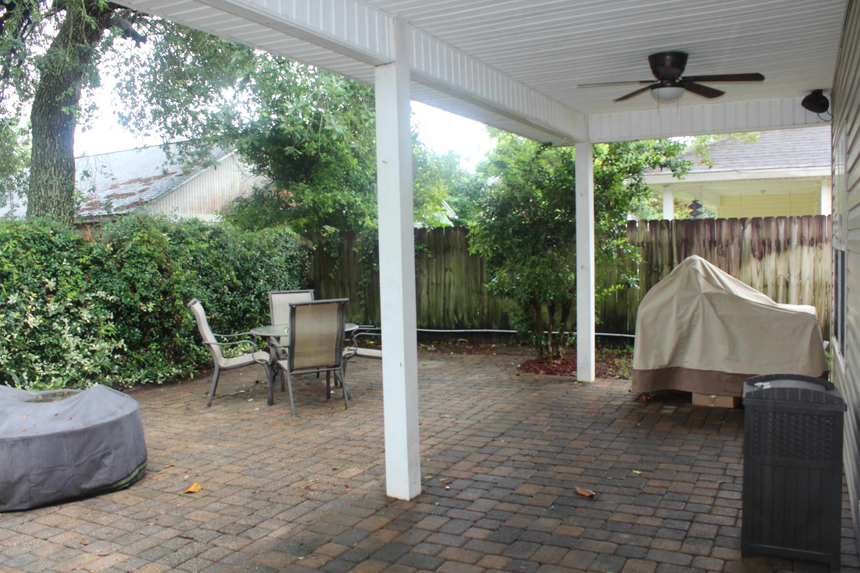 PINE KNOLL - Residential