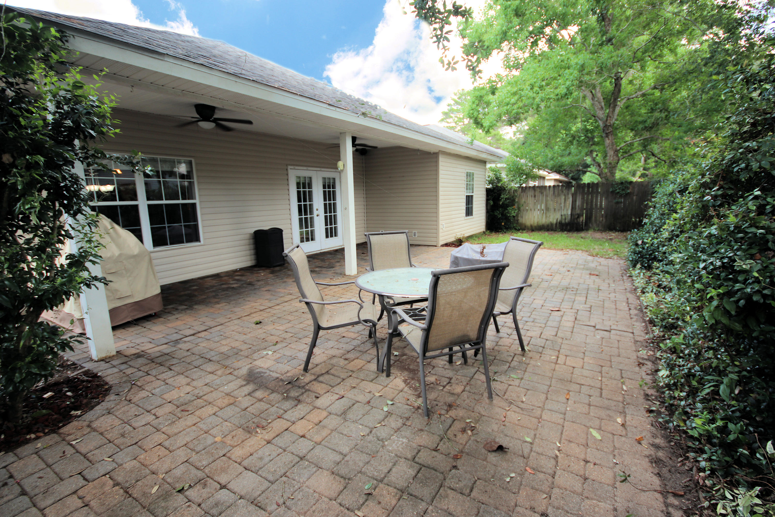 PINE KNOLL - Residential