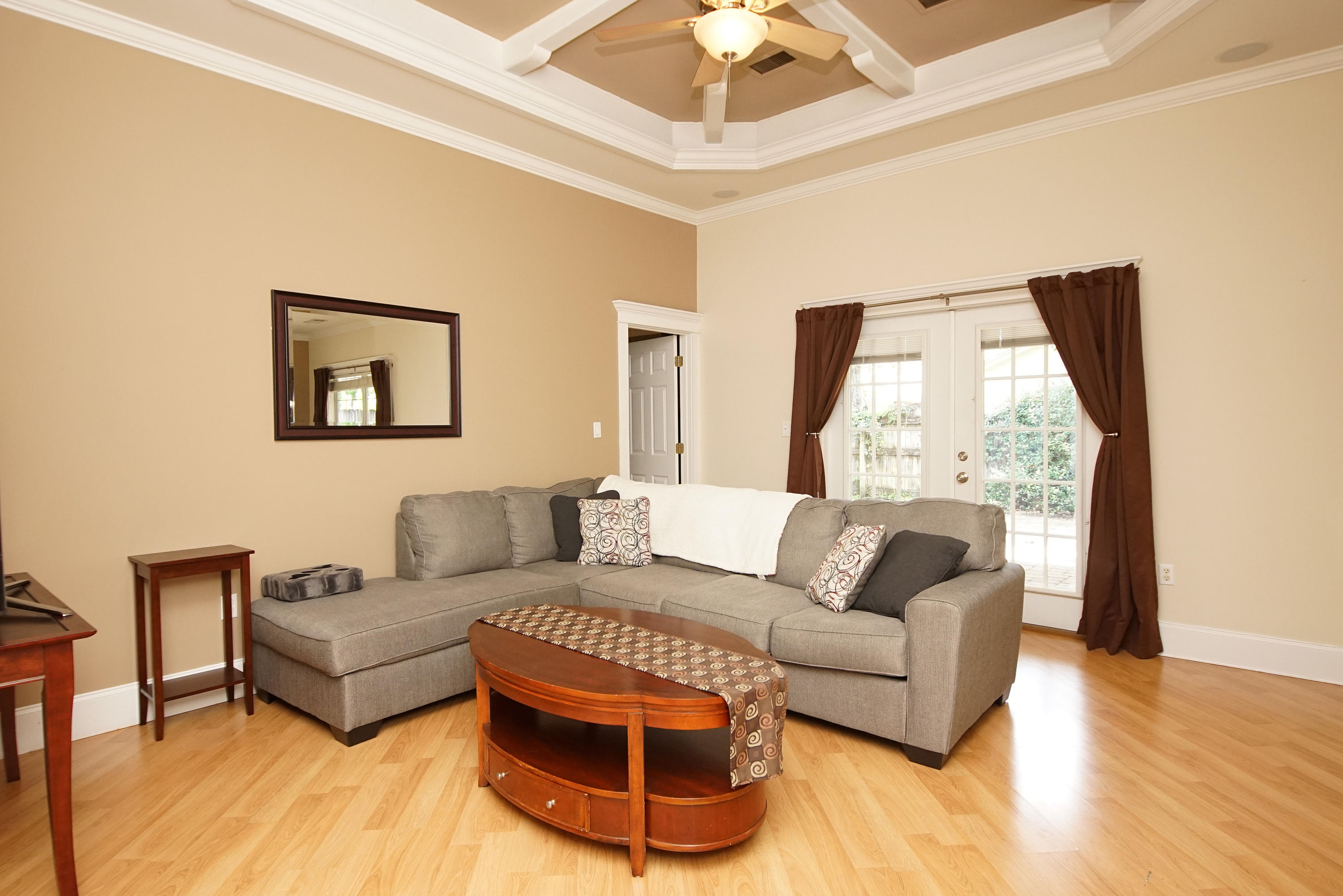 PINE KNOLL - Residential