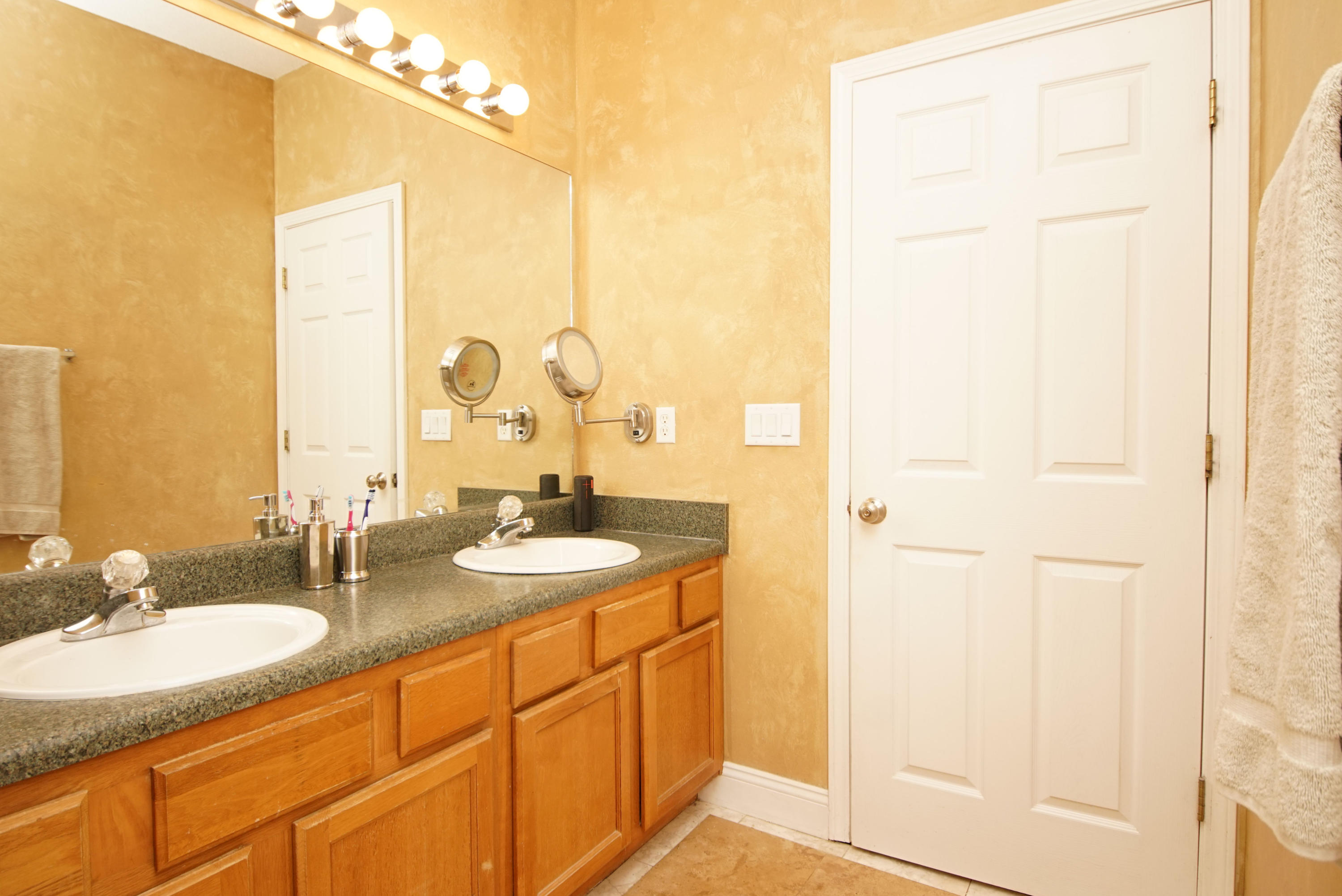 PINE KNOLL - Residential