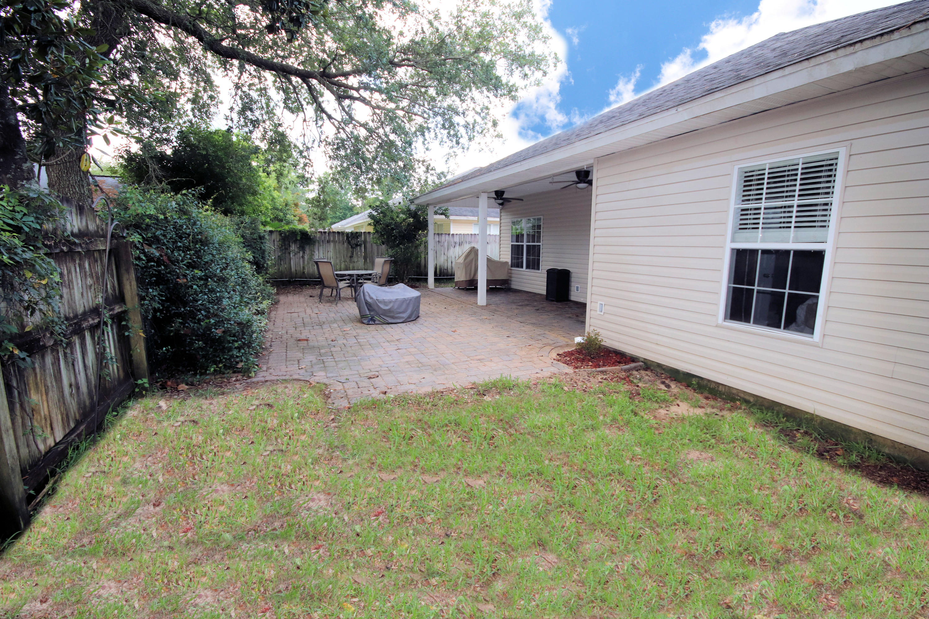 PINE KNOLL - Residential