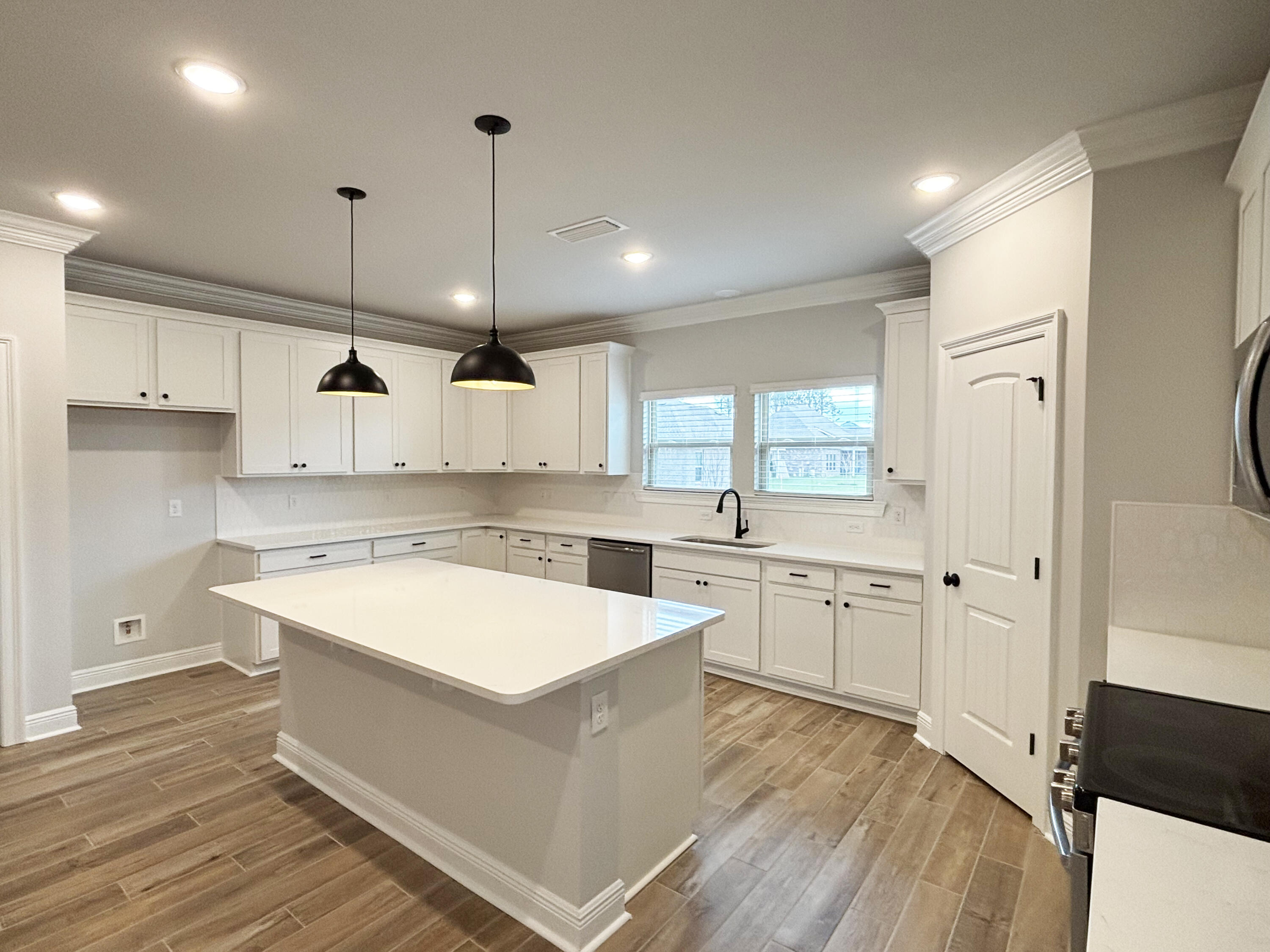 HAMMOCK BAY - BIRD SONG - Residential