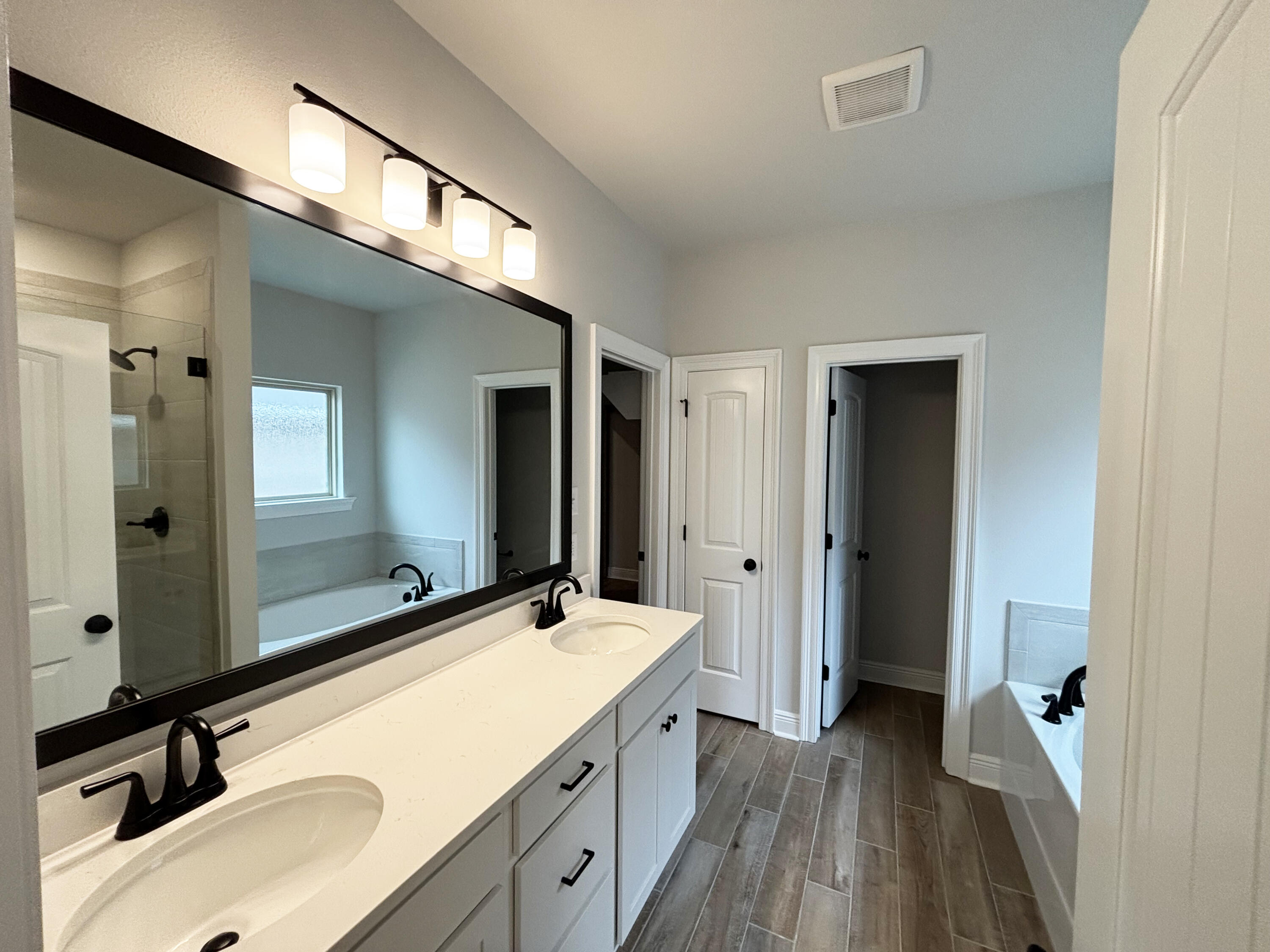 HAMMOCK BAY - BIRD SONG - Residential