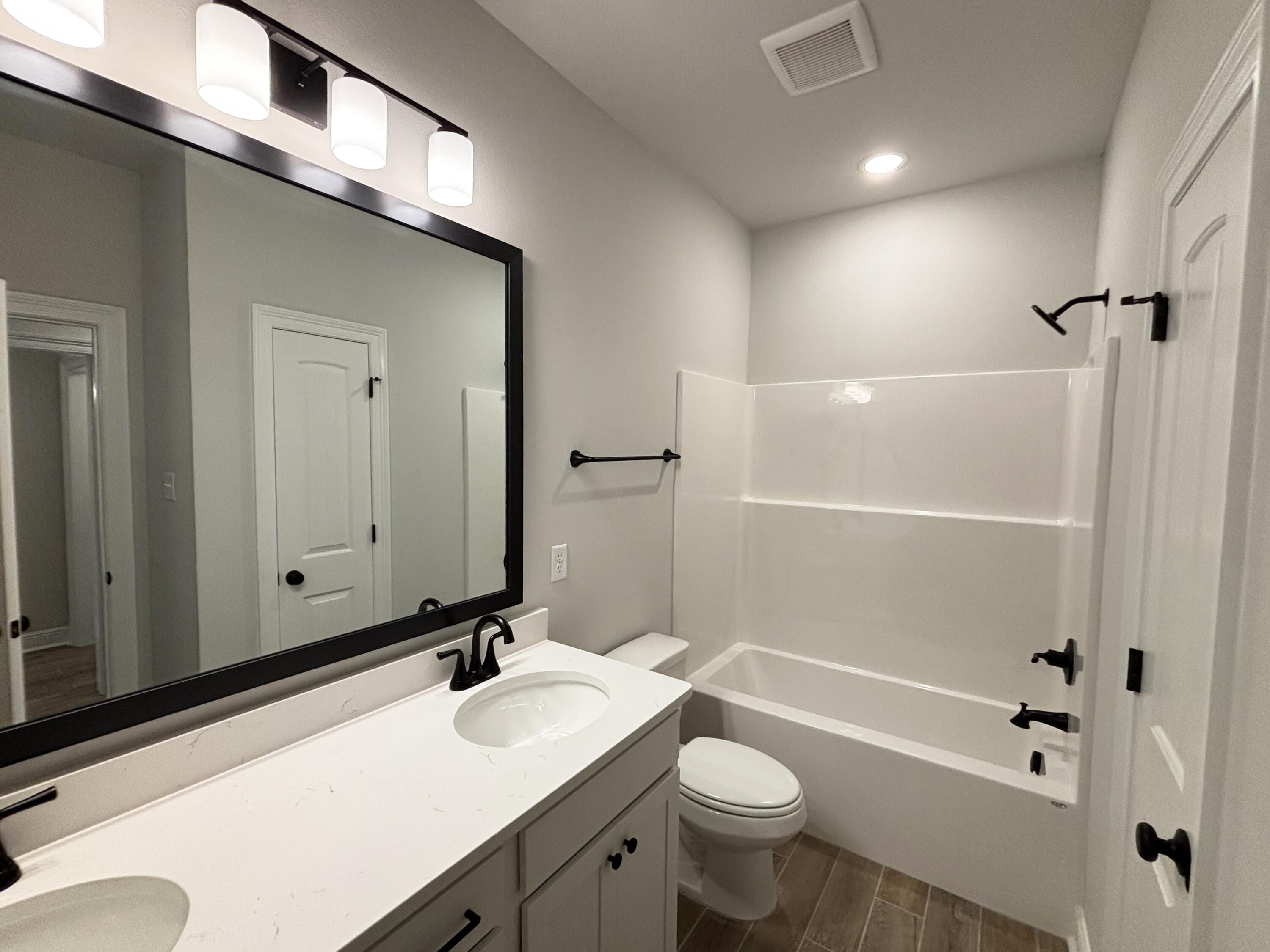 HAMMOCK BAY - BIRD SONG - Residential