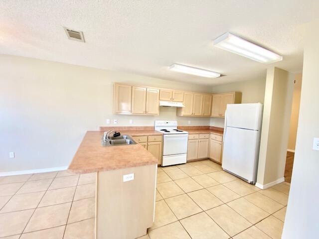 VICTORIAN VILLAGE - Residential Lease