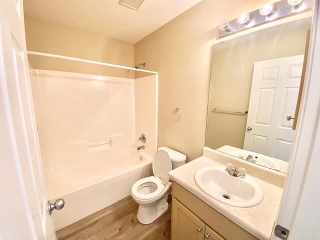 VICTORIAN VILLAGE - Residential Lease