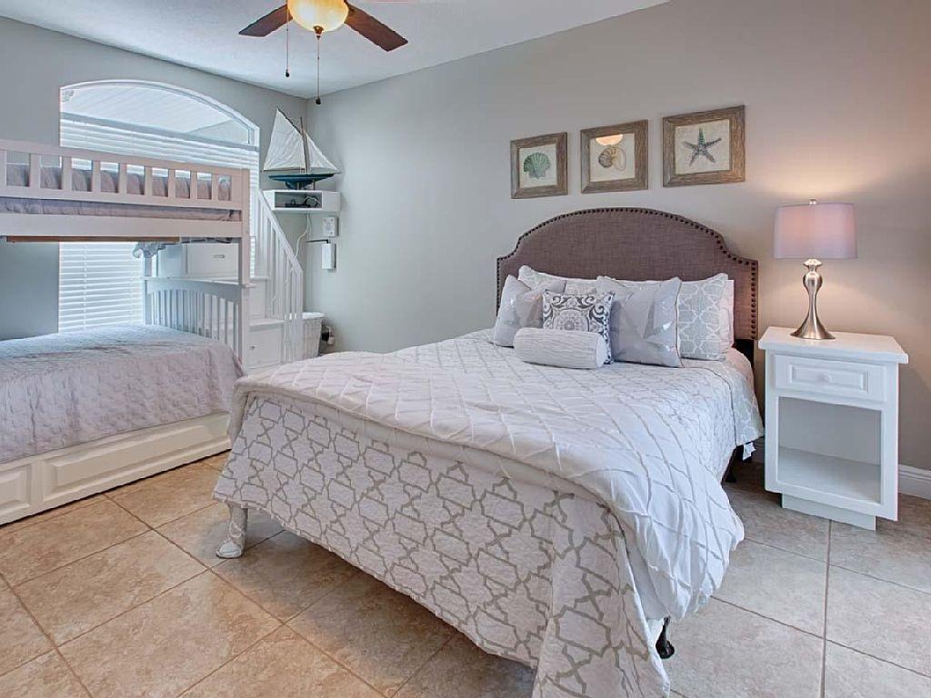 GULF SHORE MANOR - Residential