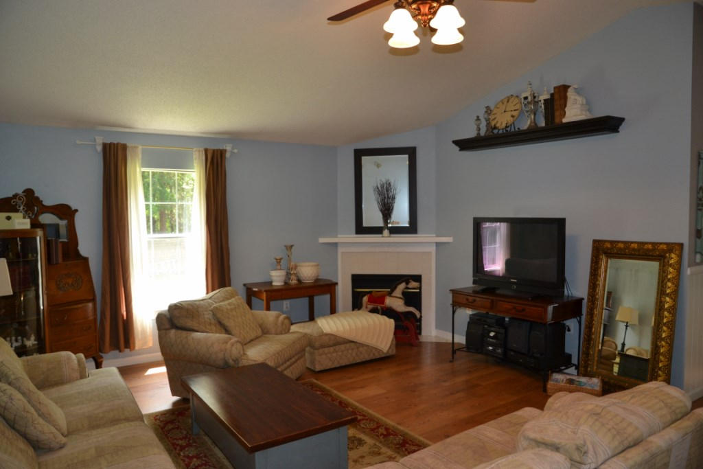 HILLTOP ACRES - Residential