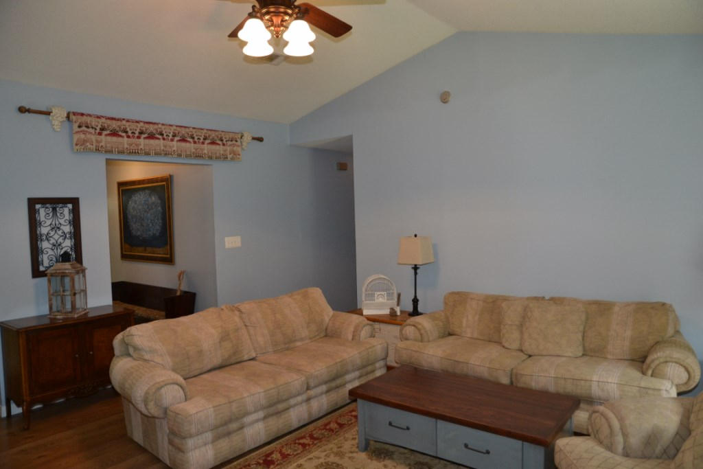 HILLTOP ACRES - Residential