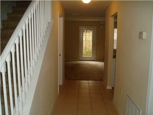 OAK PARK TOWNHOMES - Residential Lease