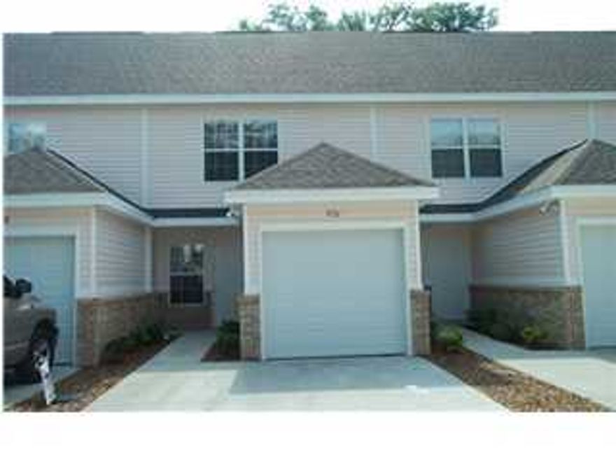 Like new townhome conveniently located off Hurlburt Field Road. Ideal for roommates or family with teenagers. Each bedroom has a full bath. Tile floors in kitchen, baths, foyer, & laundry. Built-in microwave. All kitchen appliances included. Inside laundry. Don't miss out! CAT only allowed with non-ref pet fee.