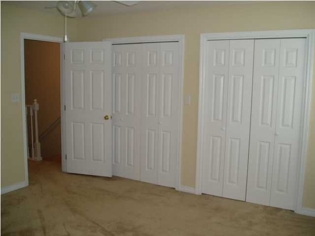 OAK PARK TOWNHOMES - Residential Lease