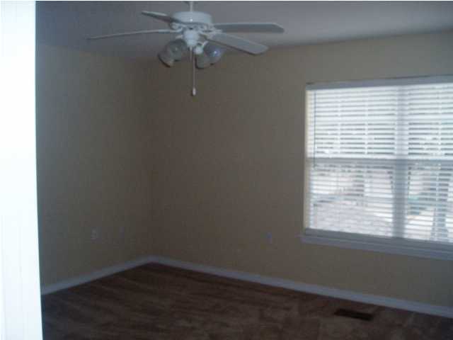 OAK PARK TOWNHOMES - Residential Lease