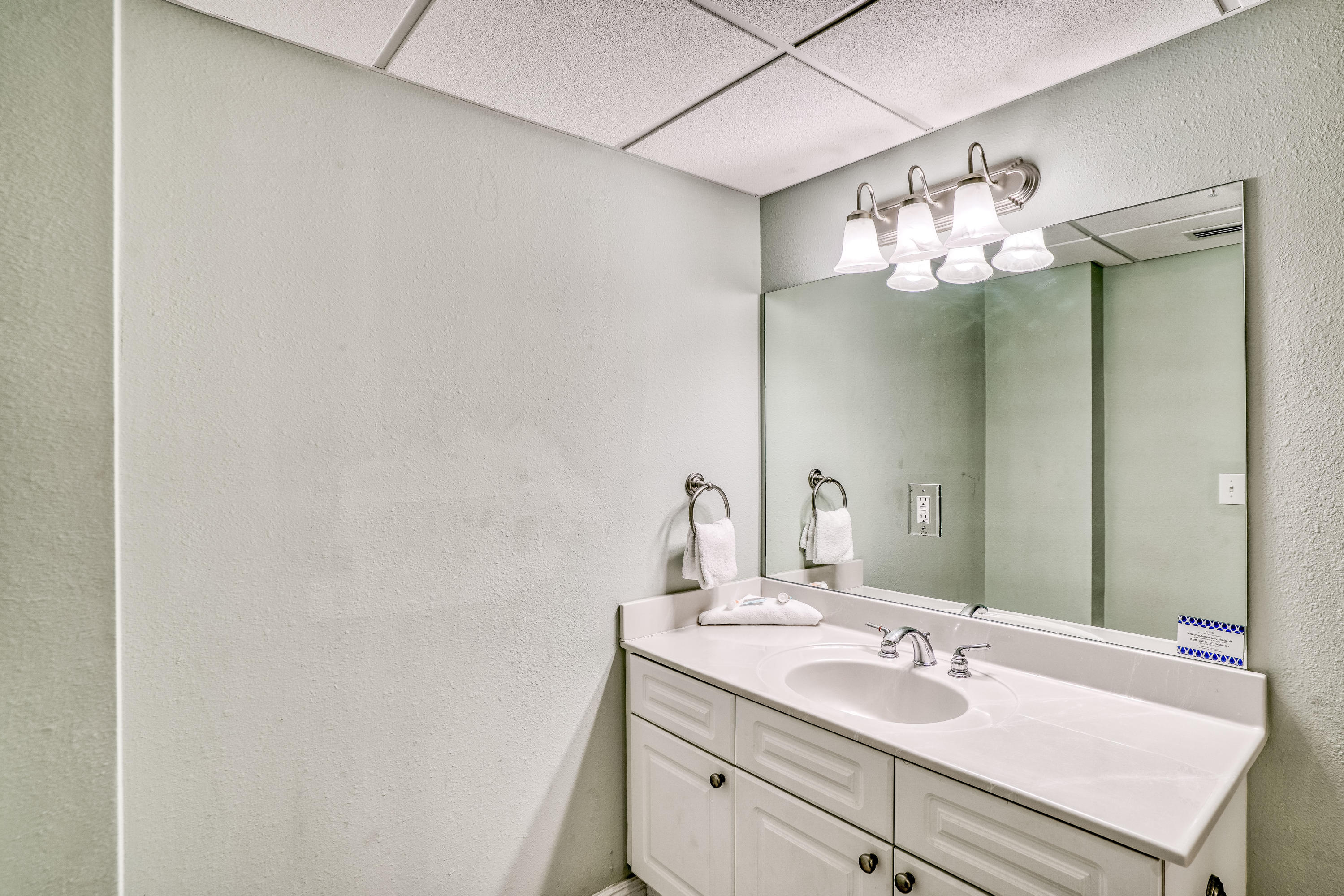 EMERALD BEACH PH 4 - Residential