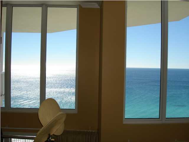SILVER BEACH TOWERS - Residential