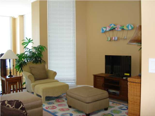 SILVER BEACH TOWERS - Residential