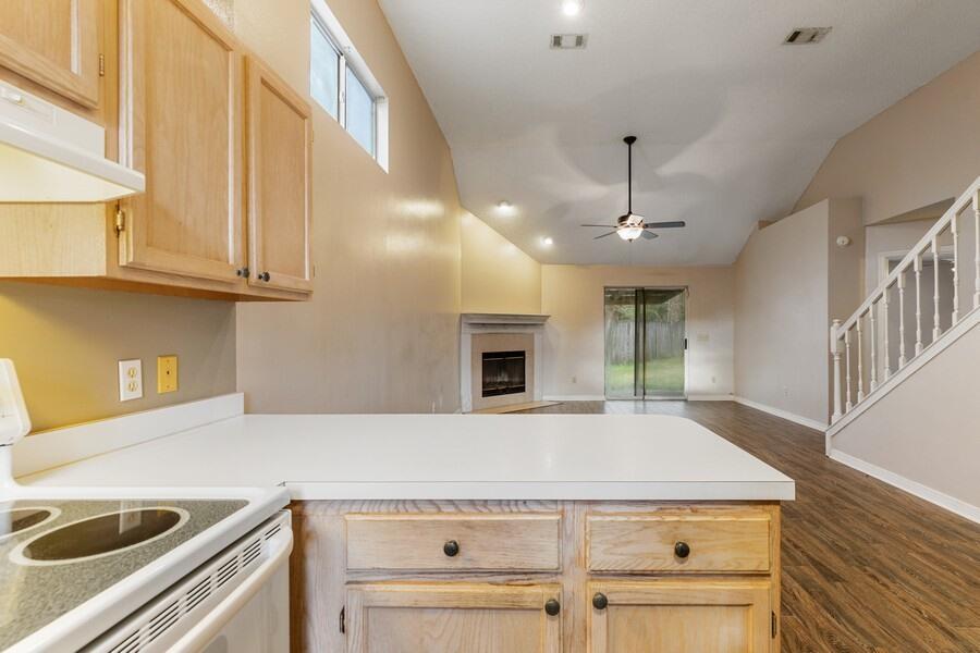 LAKE CHARLESTON - Residential