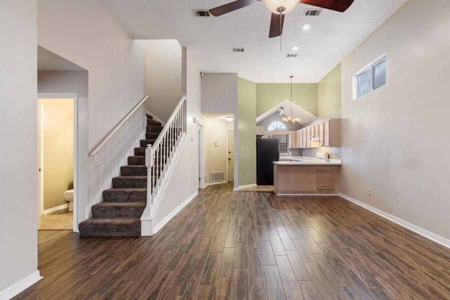 LAKE CHARLESTON - Residential