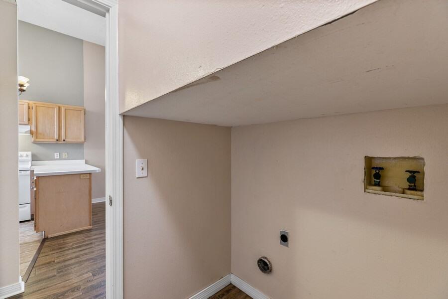 LAKE CHARLESTON - Residential