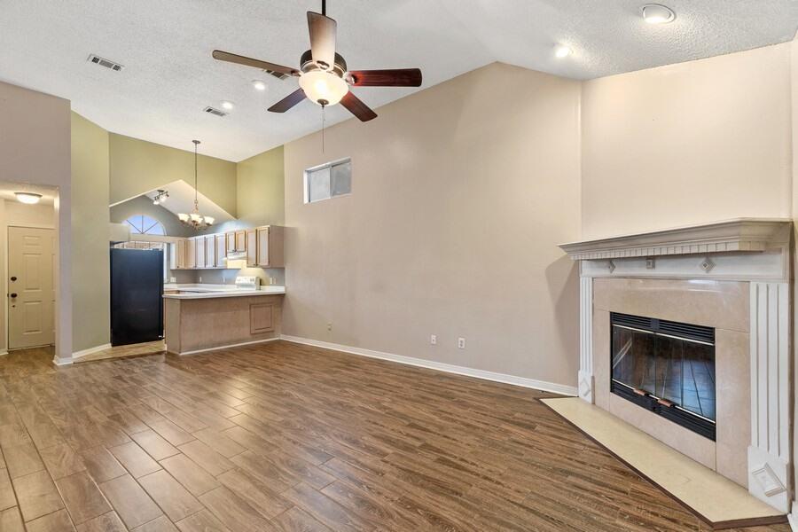 LAKE CHARLESTON - Residential