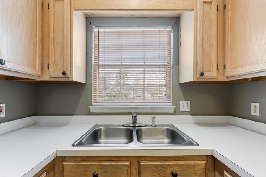 LAKE CHARLESTON - Residential