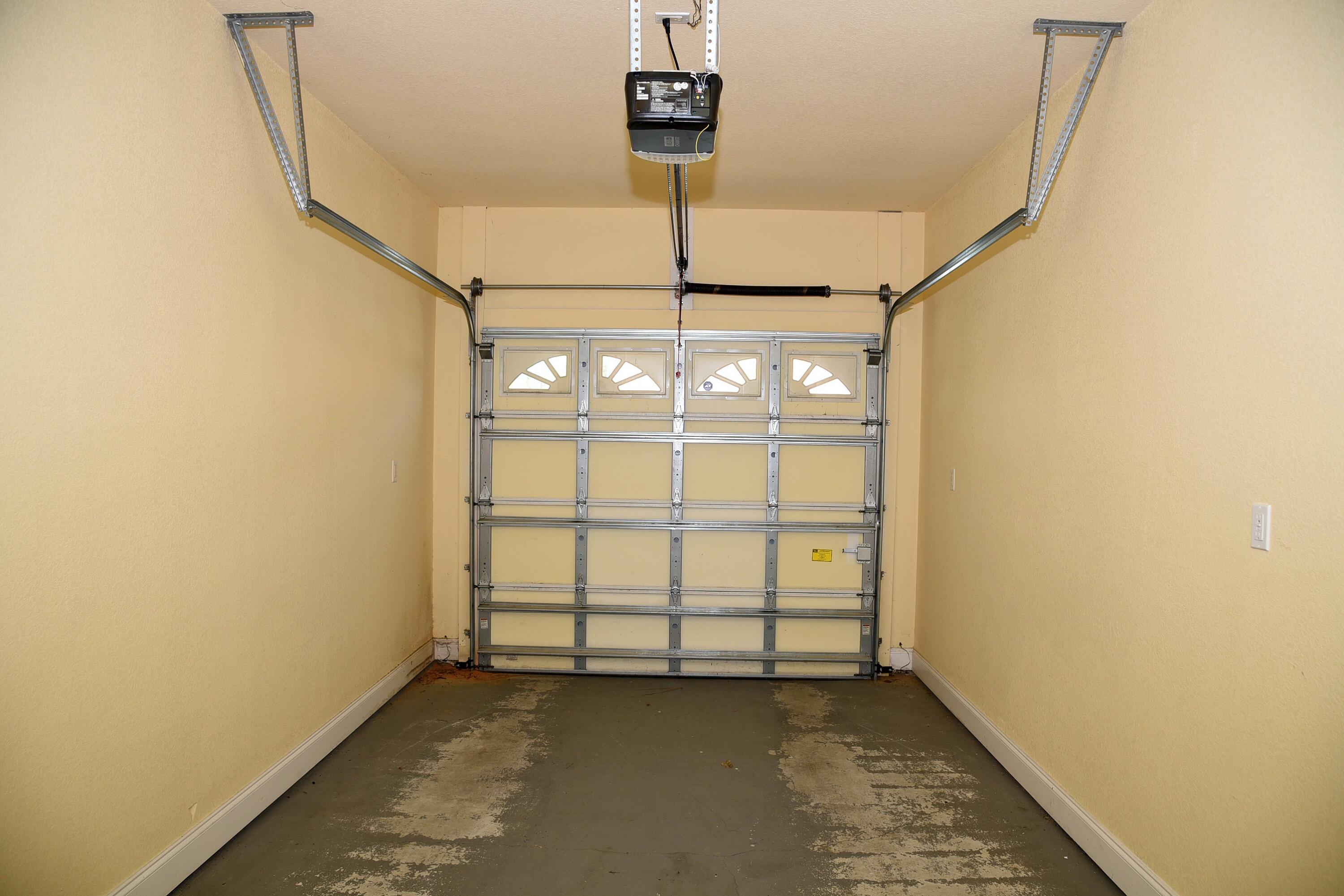 JEN LEA - Residential Lease