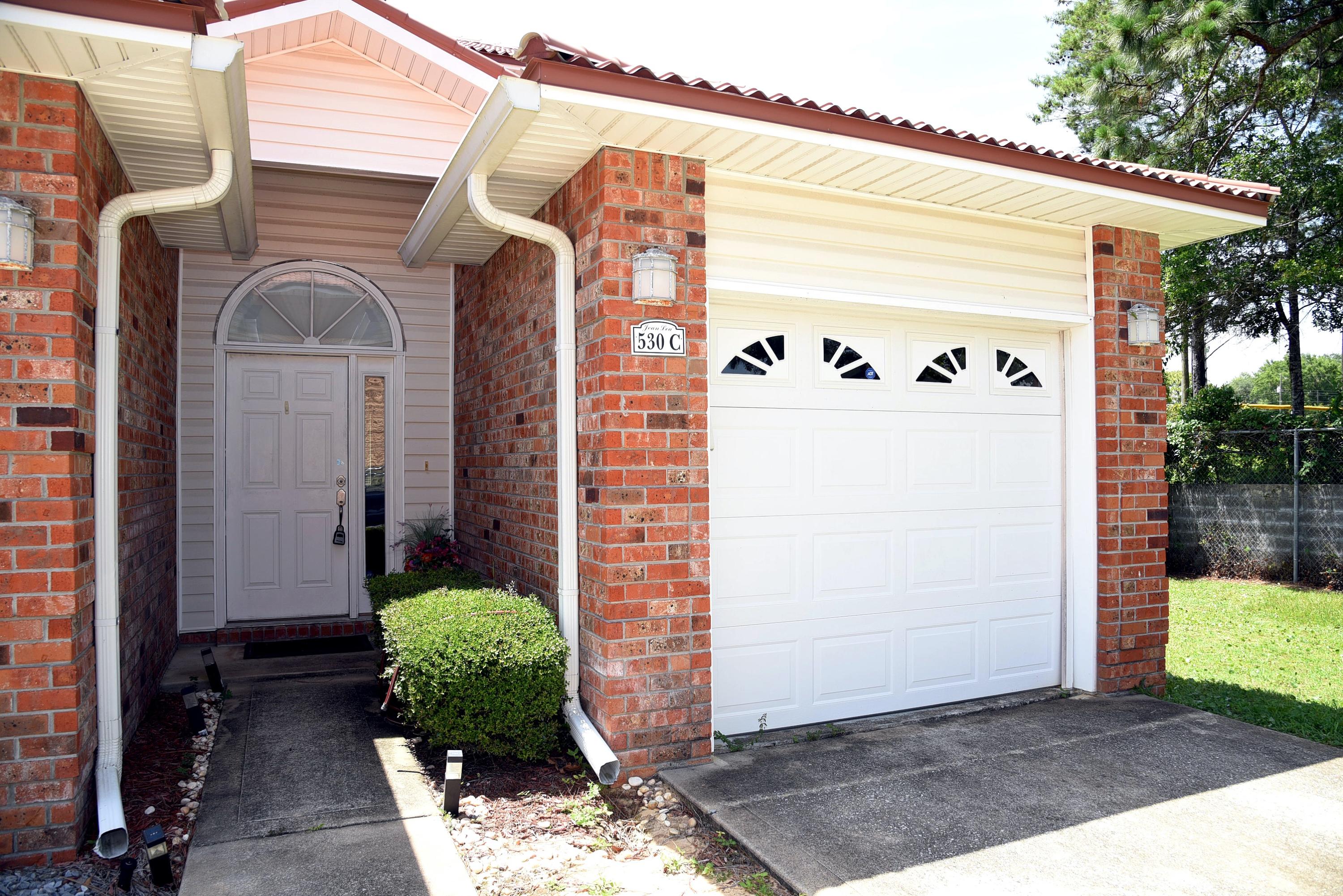 JEN LEA - Residential Lease