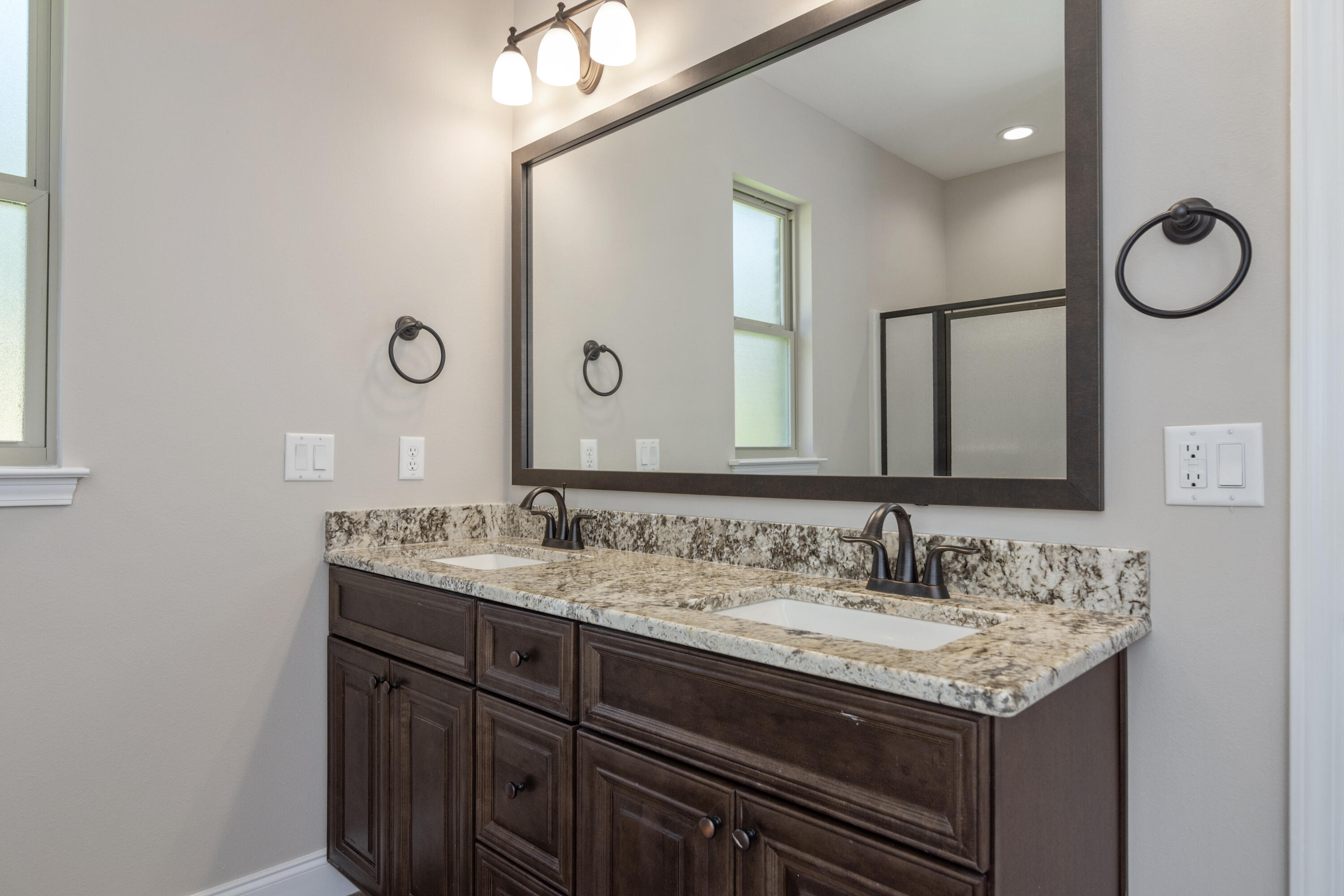 MCKENZIE MEADOWS - Residential