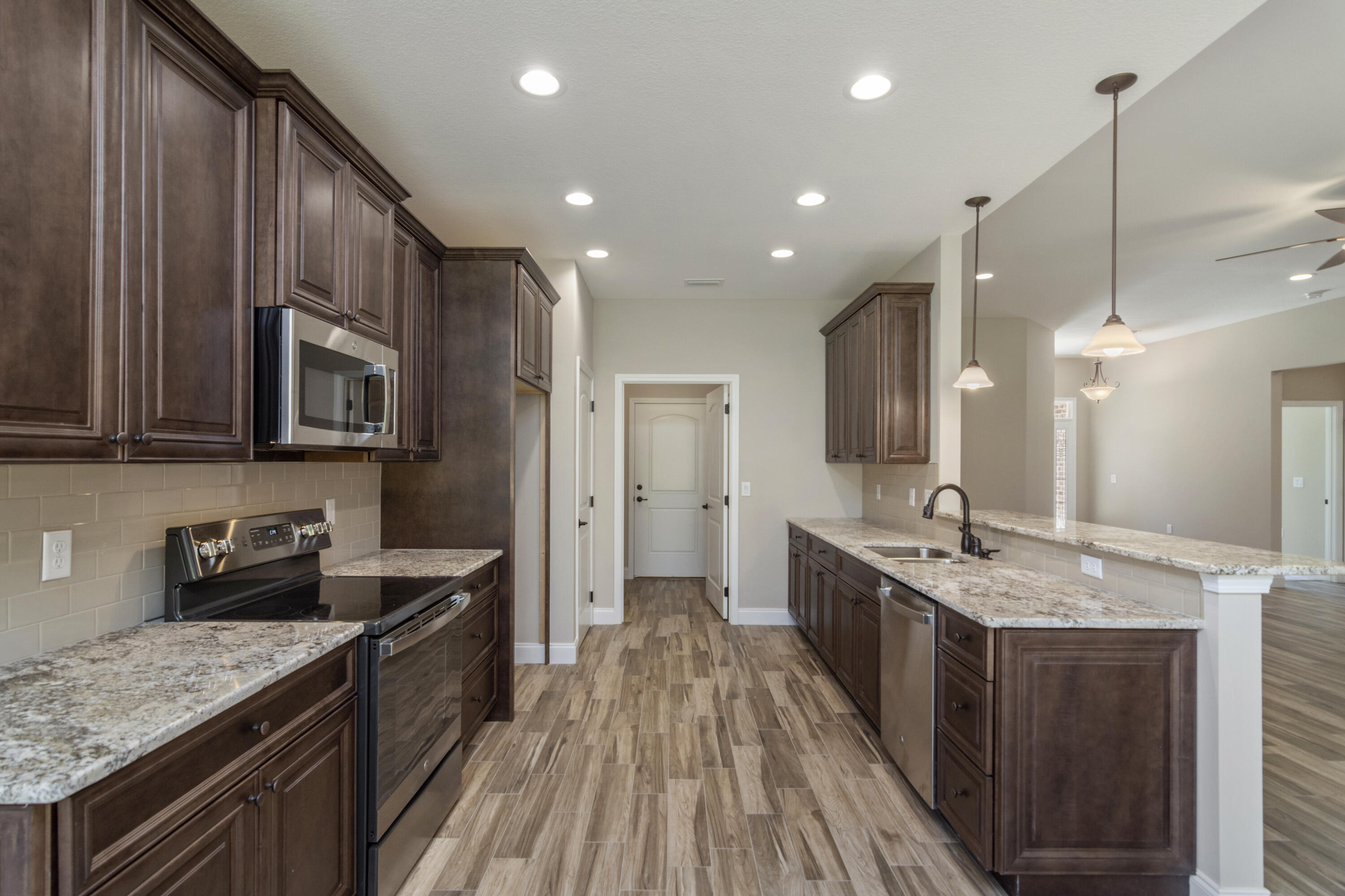 MCKENZIE MEADOWS - Residential