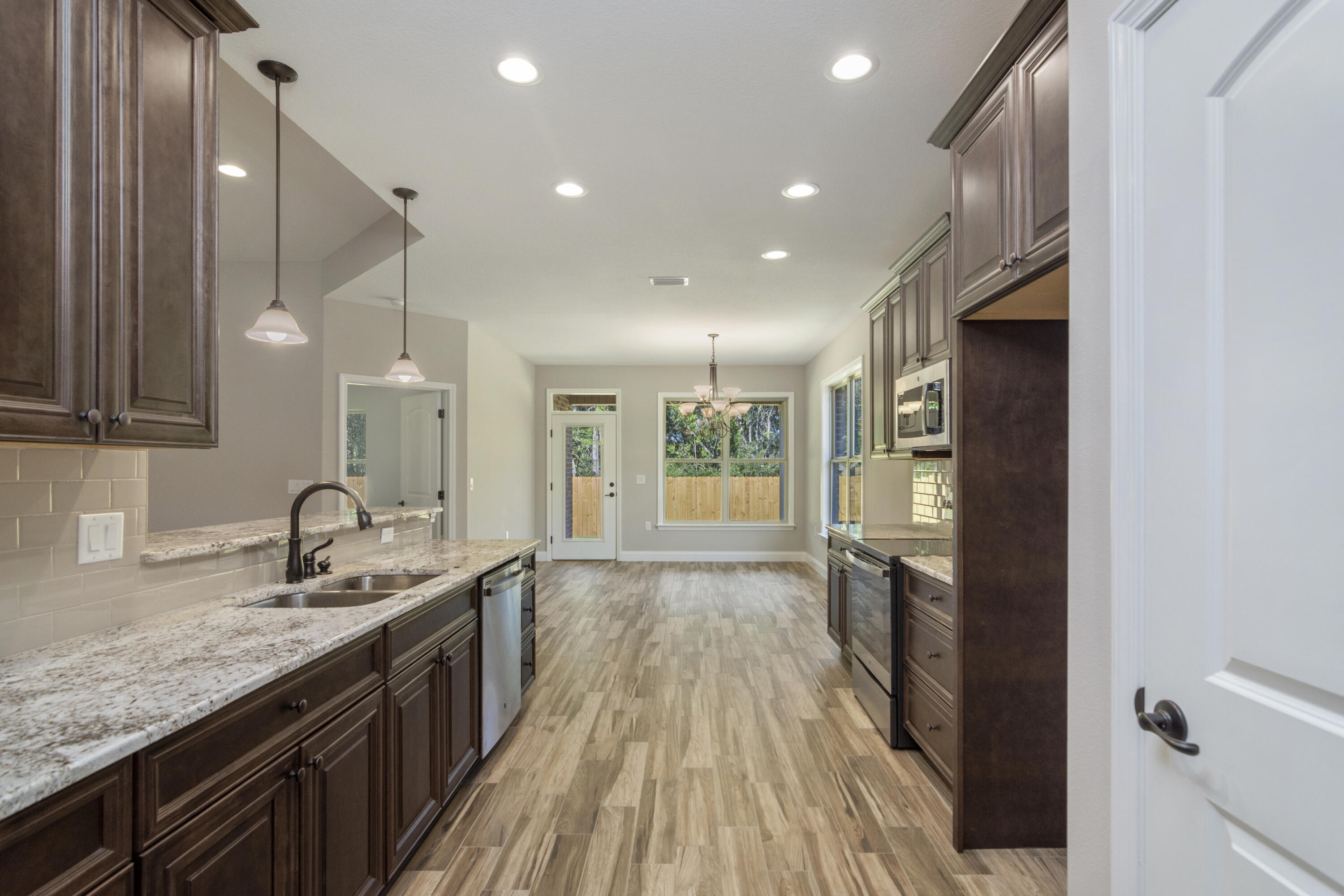 MCKENZIE MEADOWS - Residential