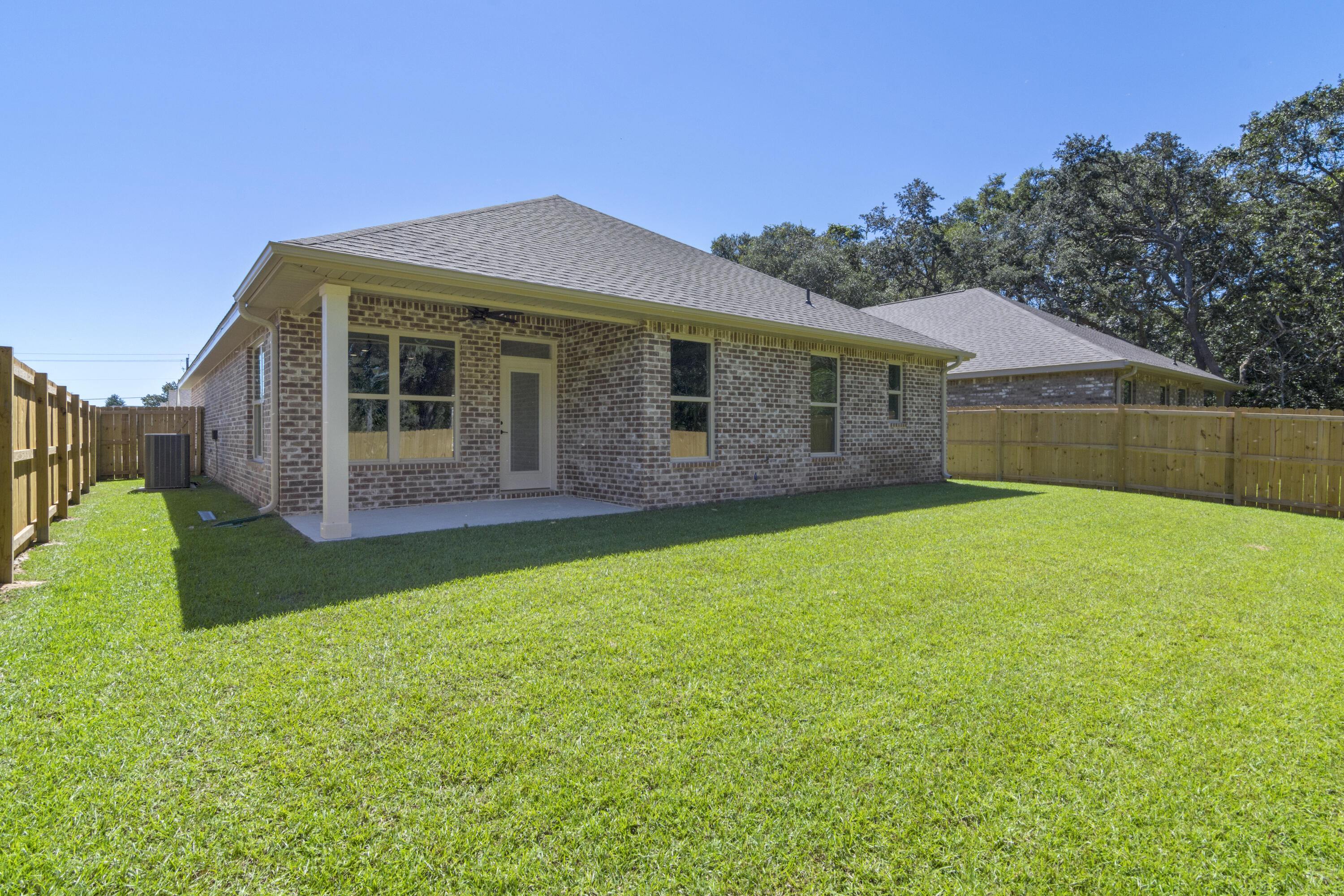 MCKENZIE MEADOWS - Residential