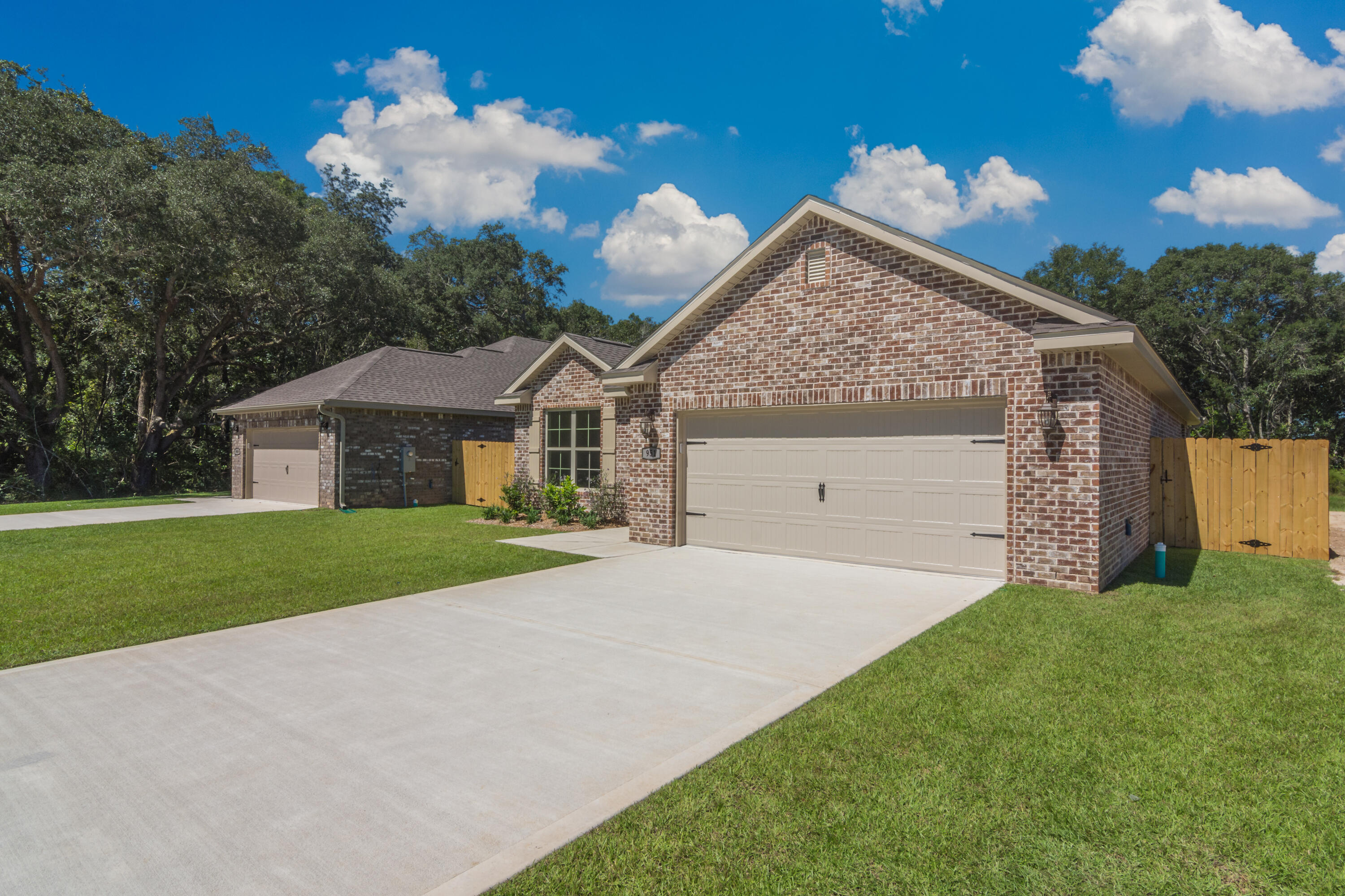 MCKENZIE MEADOWS - Residential