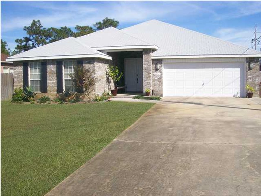 FLEXIBLE SECURITY DEPOSIT = TO 1 MO. RENT CAN BE MADE IN 2 MO. INSTALLMENTS IF QUALIFIED. PETS ALLOWED W/ $250-$500 NRPF- PET FRIENDLY HOME W/ A LG DOGGY DOOR FROM KITCHEN LEADING INTO FENCED DOG RUN. LG FOYER OPENS UP TO THE OPEN LIVING/KITCHEN/DINING AS YOU ENTER INTO HOME. BEAUTIFUL FLOORING IN MAIN LIVING AREAS- LG PORCELAIN TILE W/ SEVERAL TRAVERTINE MOSAICS. LIVING RM HAS 10 FT CEILINGS, WOOD BURNING FIREPLACE & A 13+ FOOT WALL FOR A GERMAN SHRUNK. GRAND KITCHEN W/ NUMEROUS CABINETS, CENTER ISLAND, WALK-IN PANTRY, STAINLESS STEELE APPLIANCES, BKFAST BAR & BUILT IN DESK. SPLIT BEDRM PLAN FOR EXTRA PRIVACY. LG MASTER SUITE W/ DOUBLE VANITY SINKS, GARDEN TUB, SEPARATE SHOWER, PLUS 2 WALK-IN CLOSETS W/ ORGANIZERS & SHELVING. SIT BACK & RELAX IN YOUR SCREENED PORCH. OPEN BACK PATIO OFF SCREENED PORCH & ADDITIONAL OPEN BACK PATIO IN BKYARD. HUGE YARD! NO NEIGHBORS BEHIND YOU! ABSOLUTELY STUNNING HOME! THIS IS A MUST SEE! CALL US TODAY BEFORE YOU ARE TOO LATE!