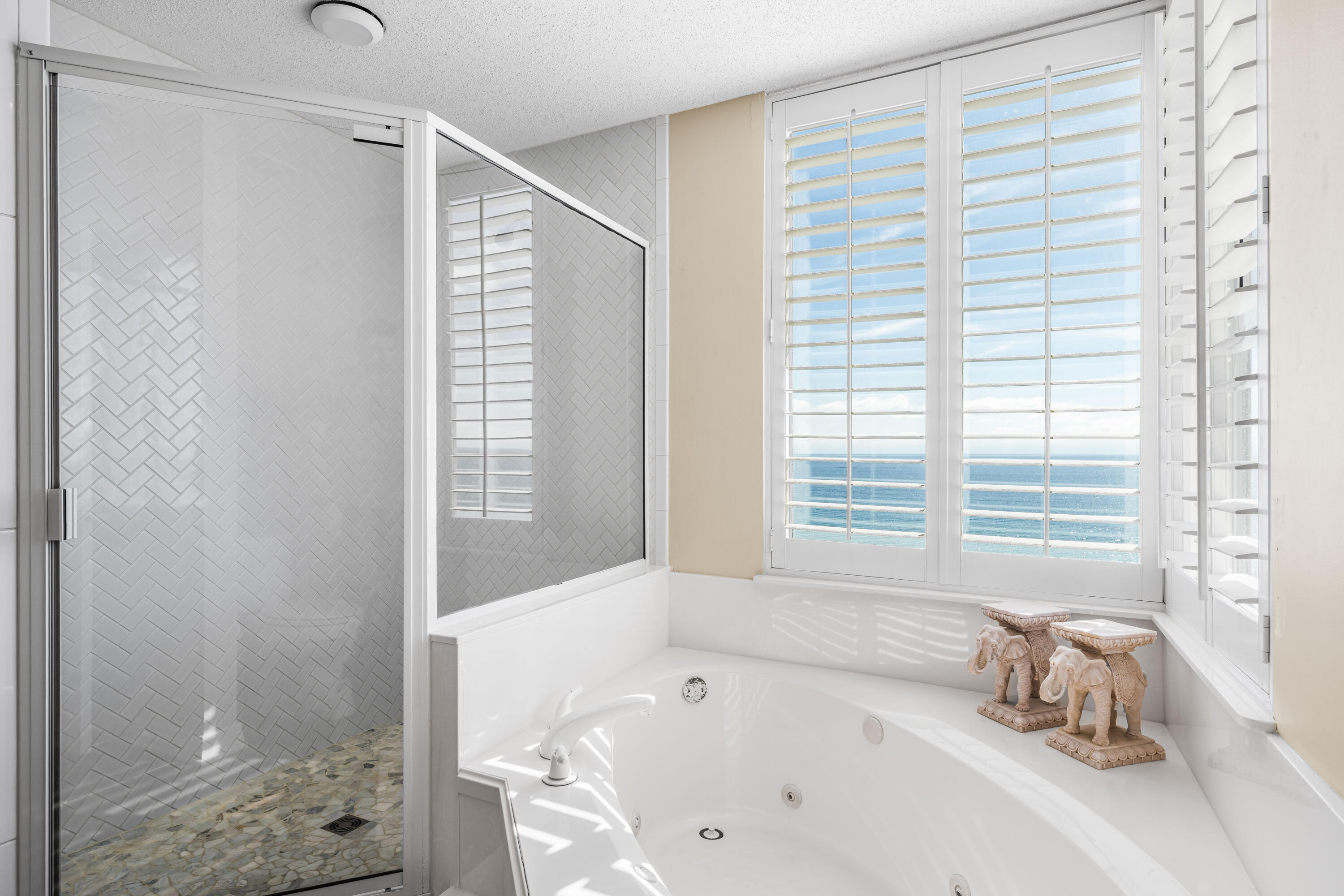 BEACH COLONY RESORT - Residential