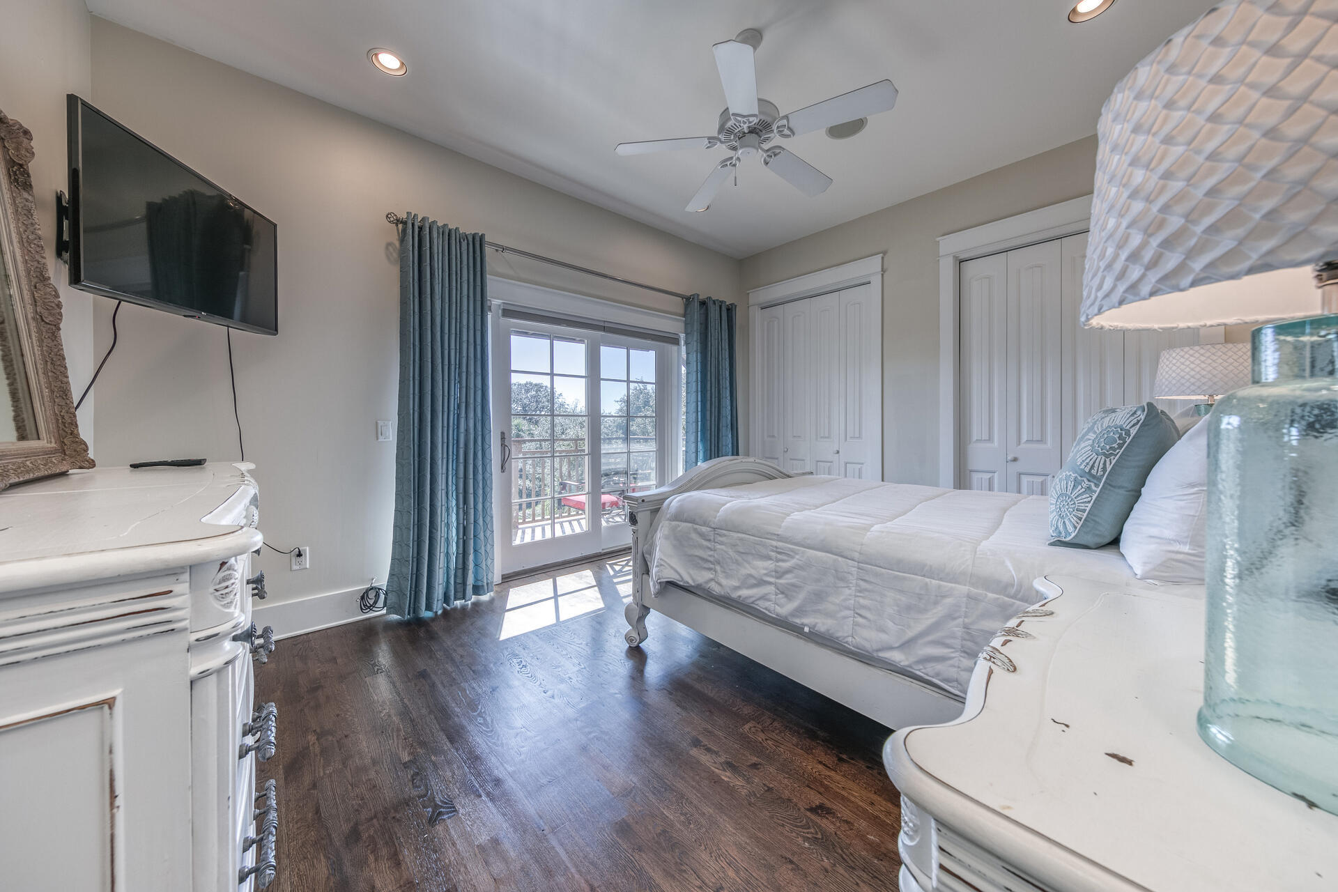 EASTERN LAKE VILLAGE - Residential