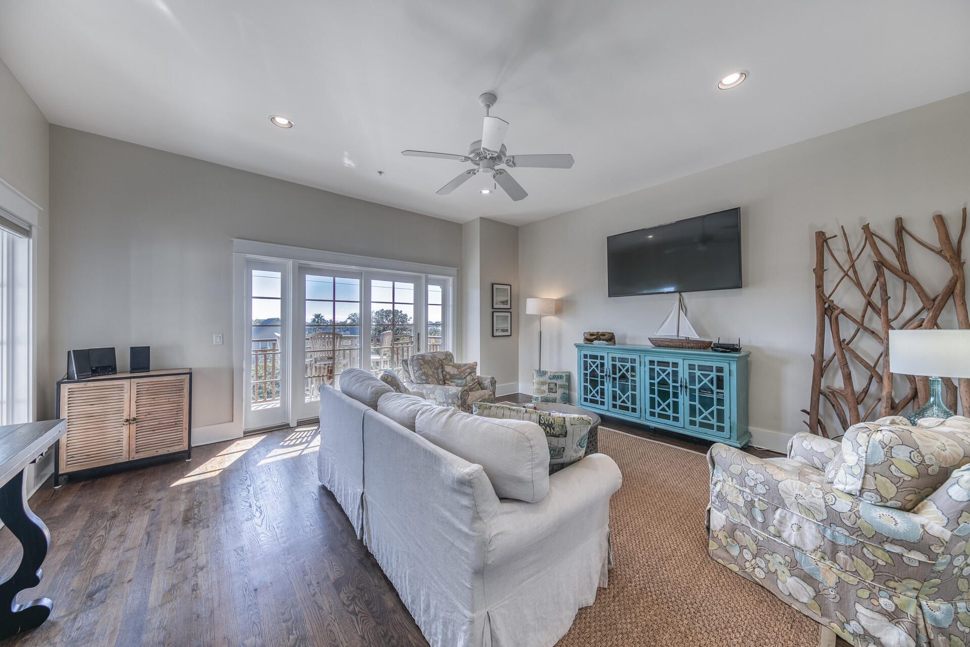 EASTERN LAKE VILLAGE - Residential