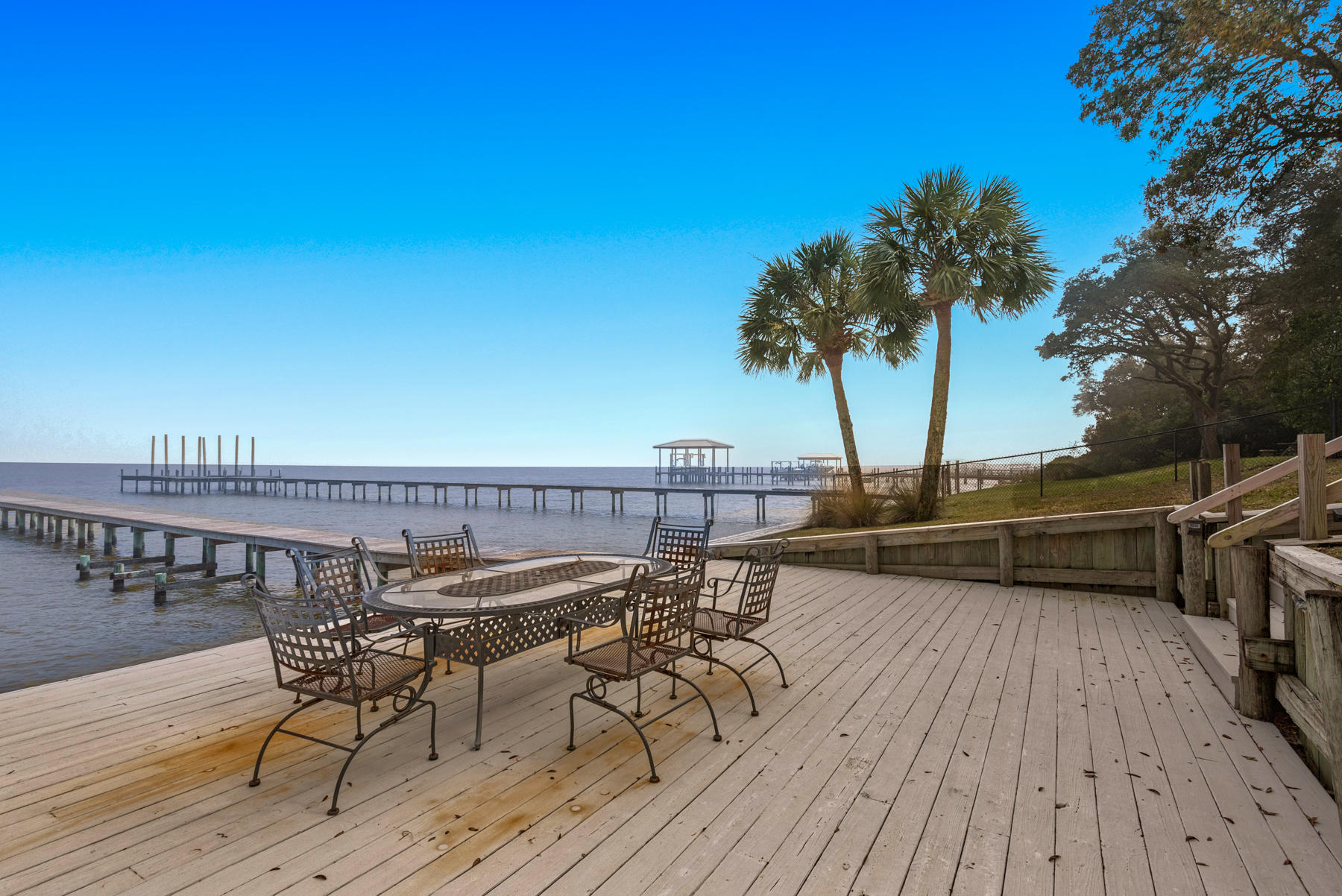 Elliot Point - Residential