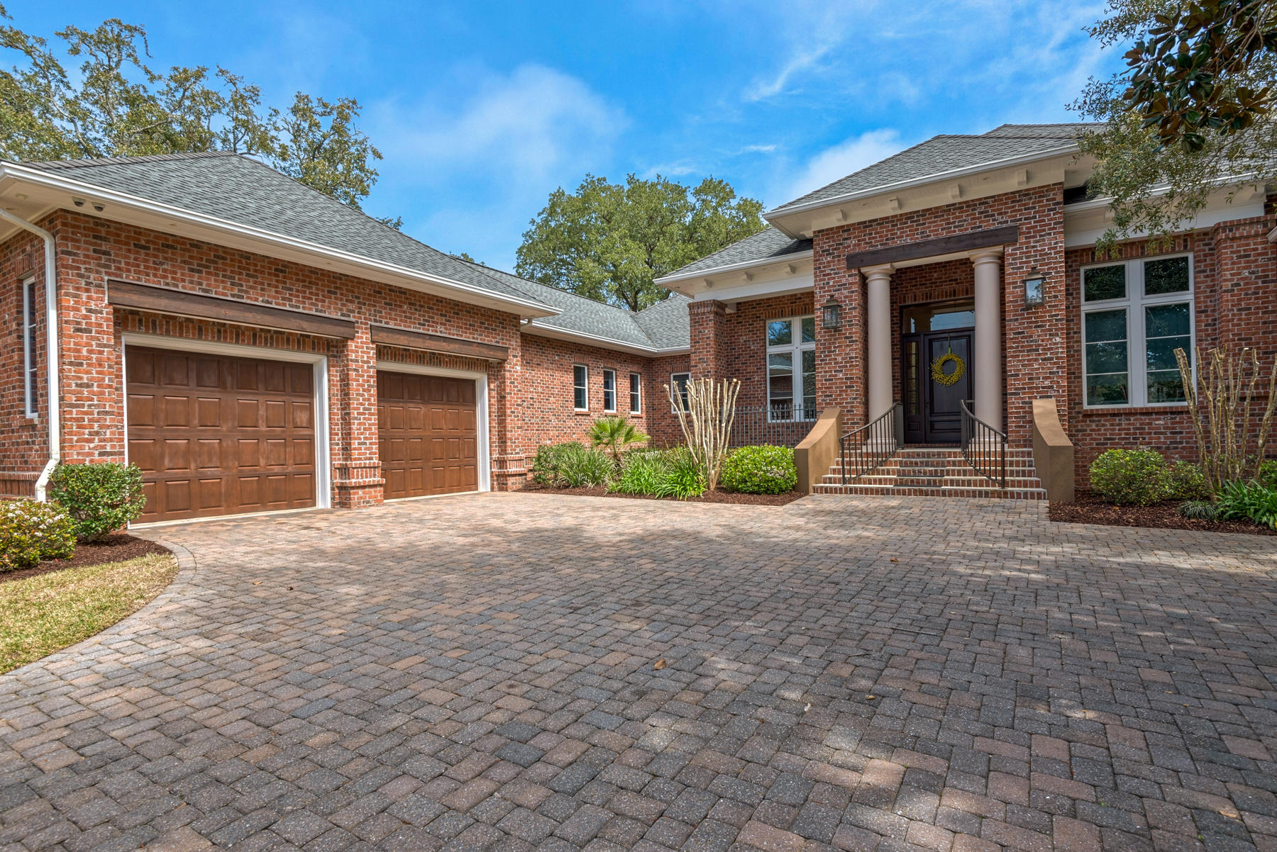 Elliot Point - Residential