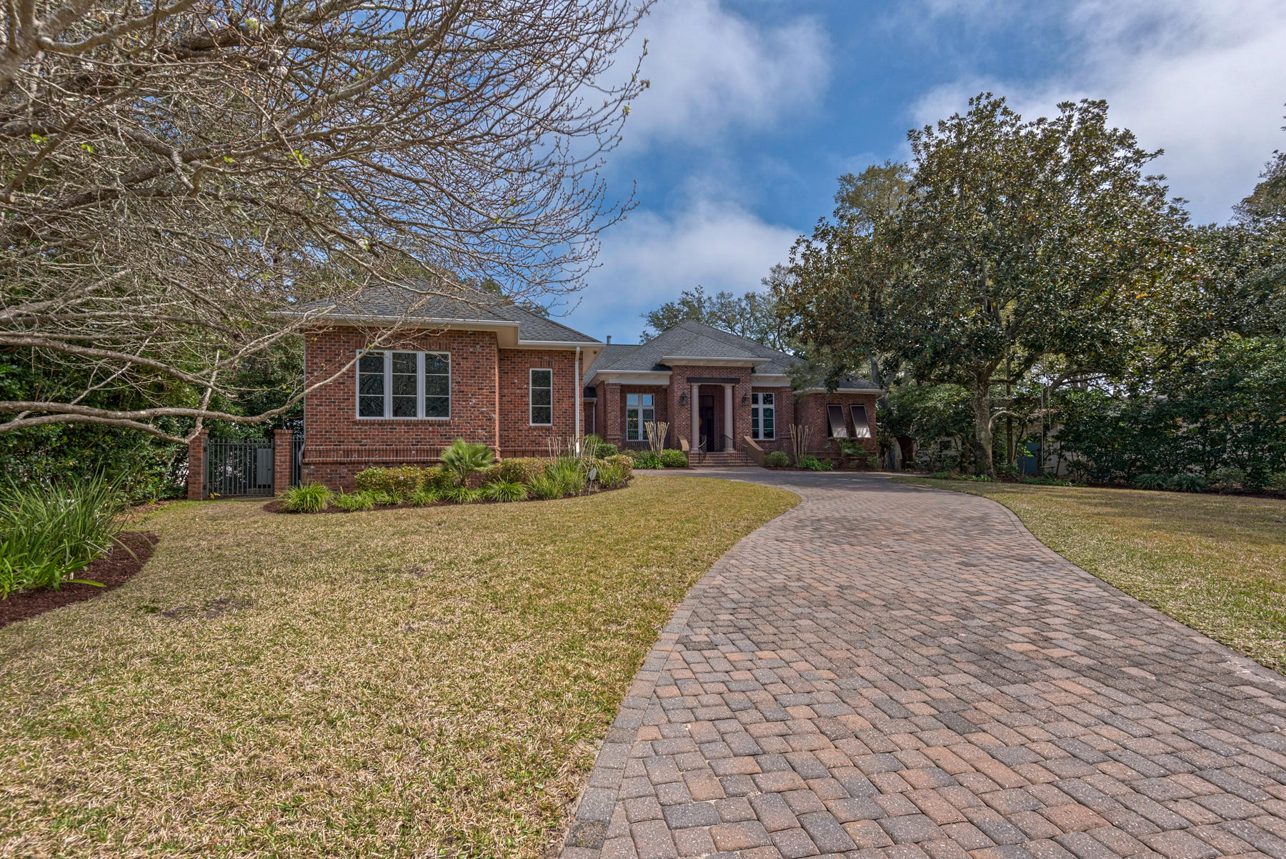 Elliot Point - Residential