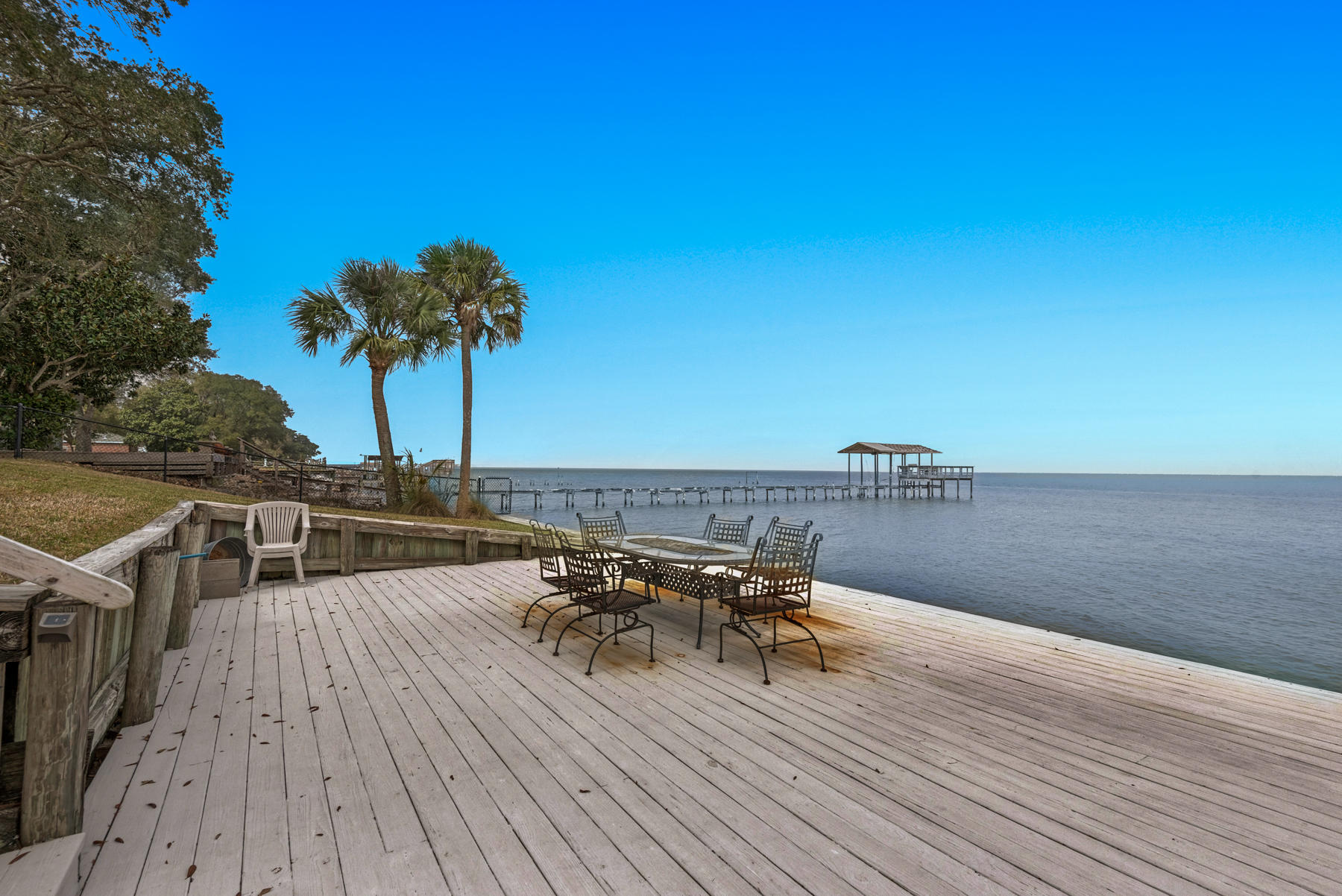 Elliot Point - Residential