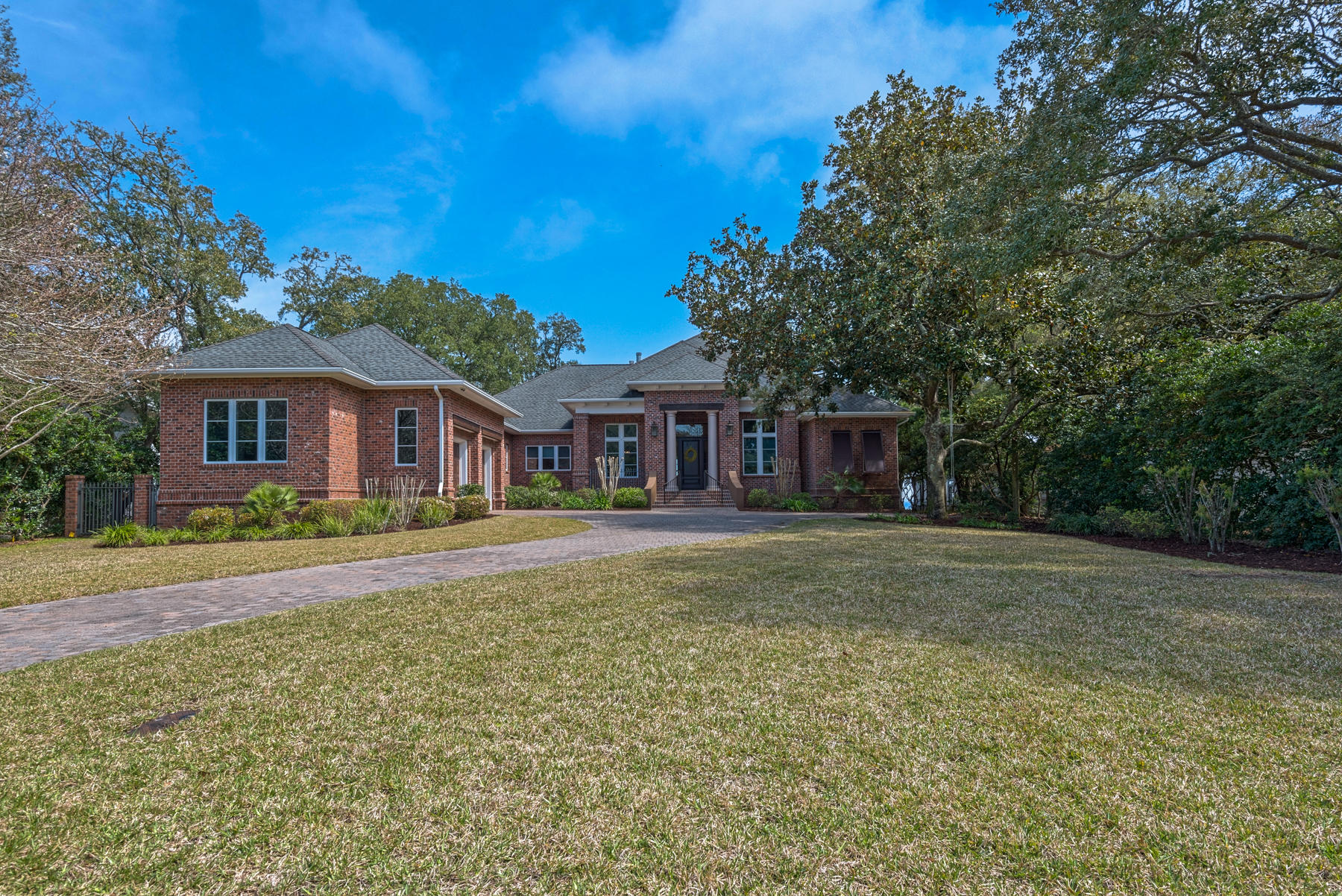 Elliot Point - Residential