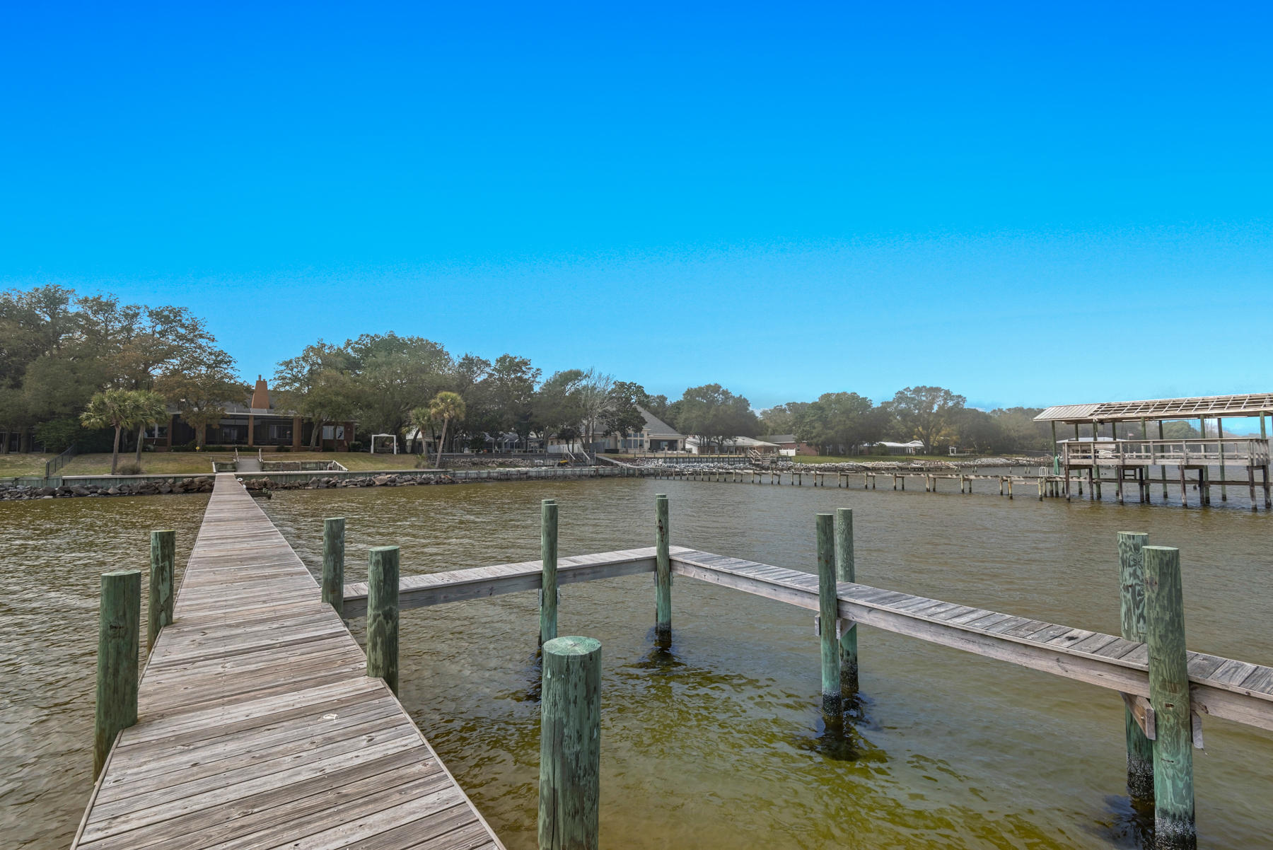 Elliot Point - Residential