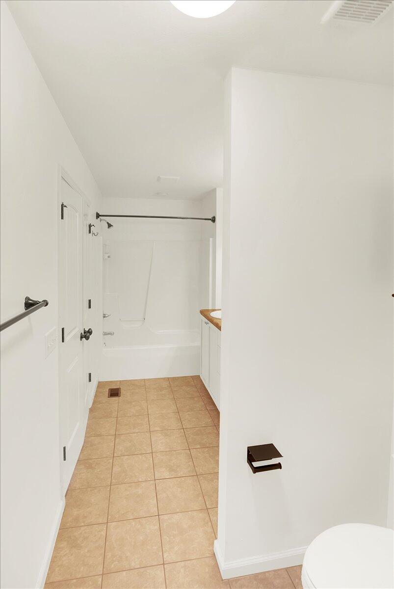 QUAIL HOLLOW - Residential