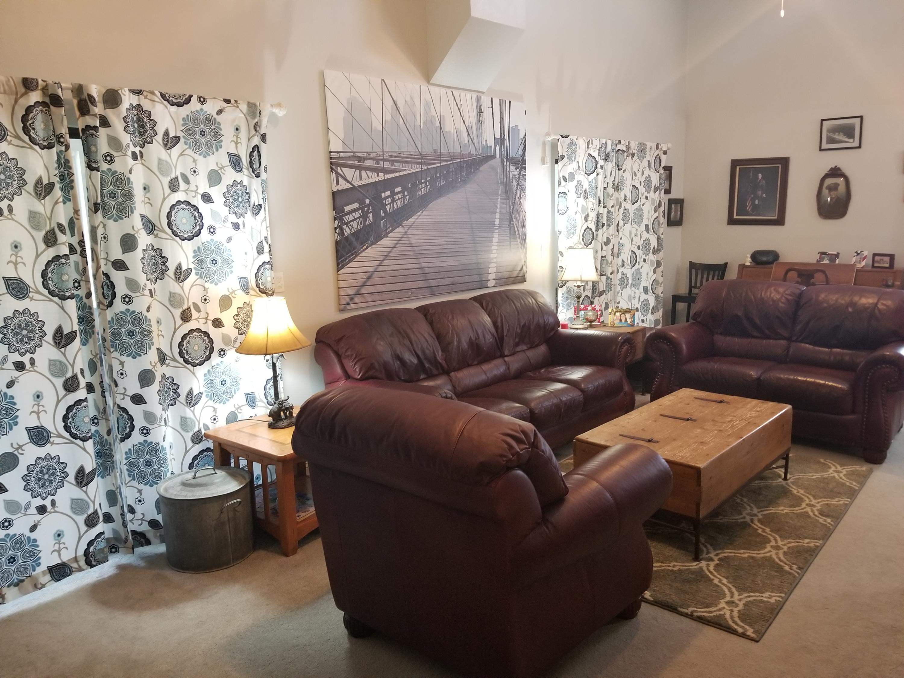 HIDDEN COVE T/H - Residential