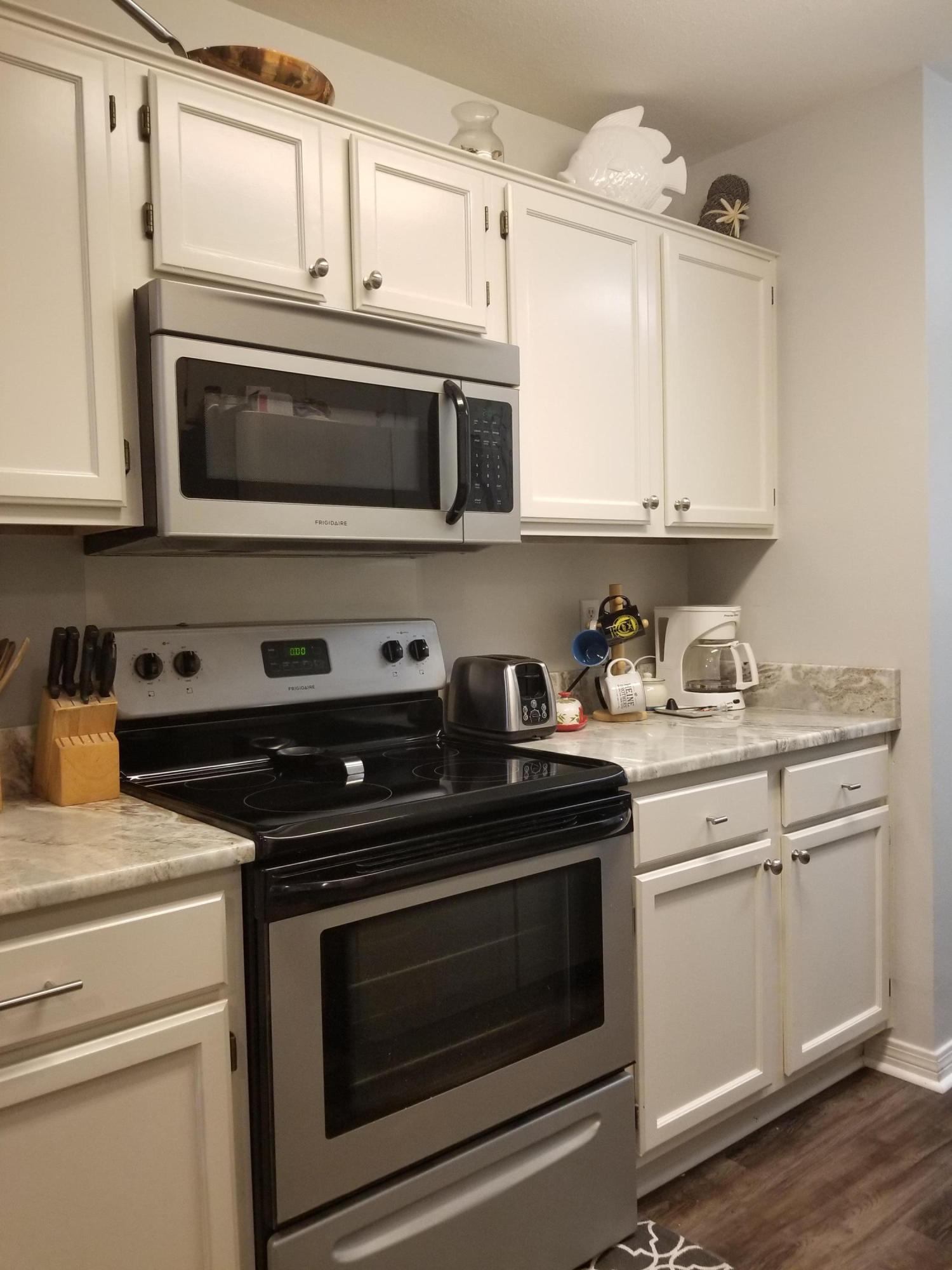 HIDDEN COVE T/H - Residential