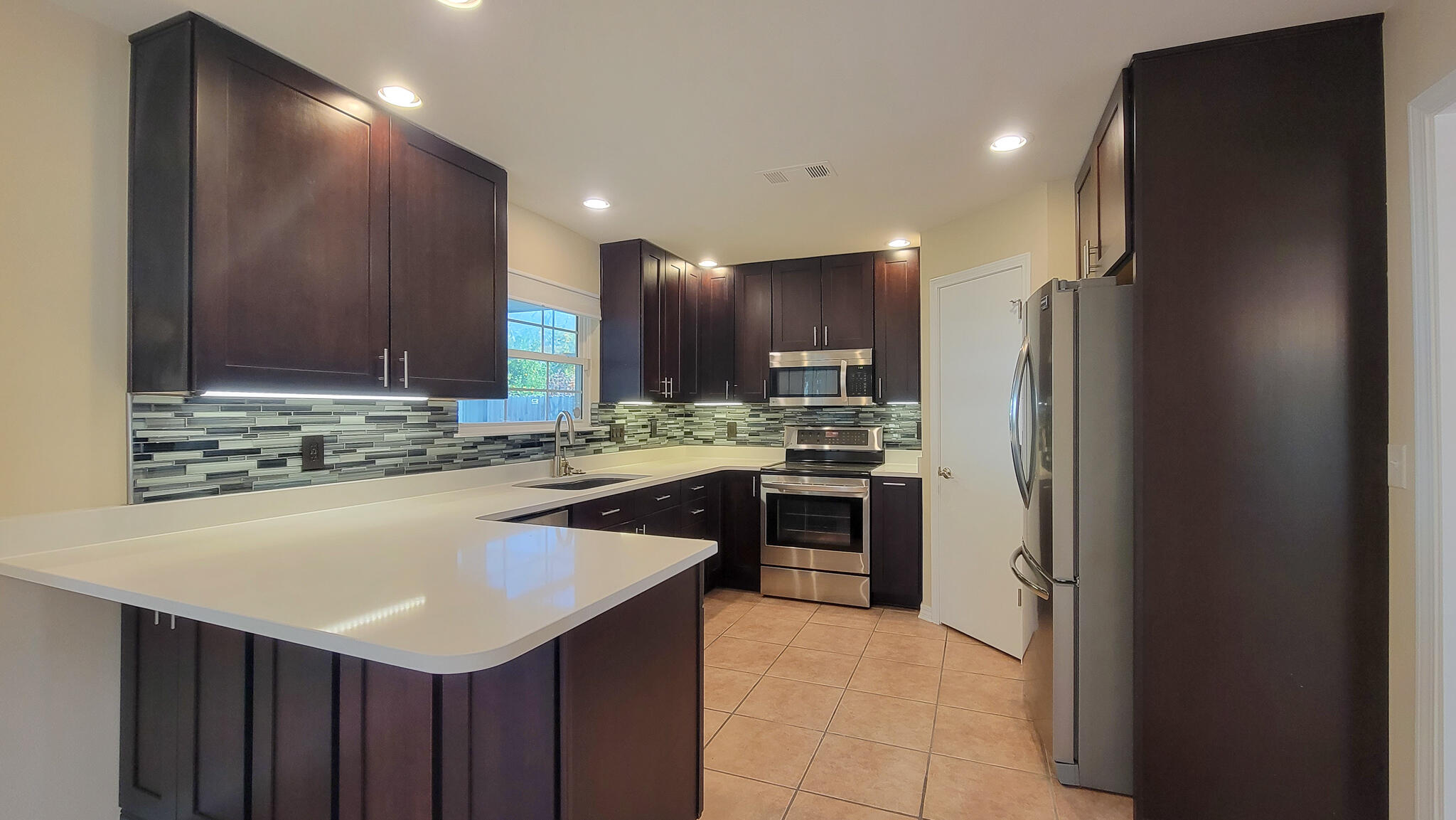 VILLAGE WEST - Residential