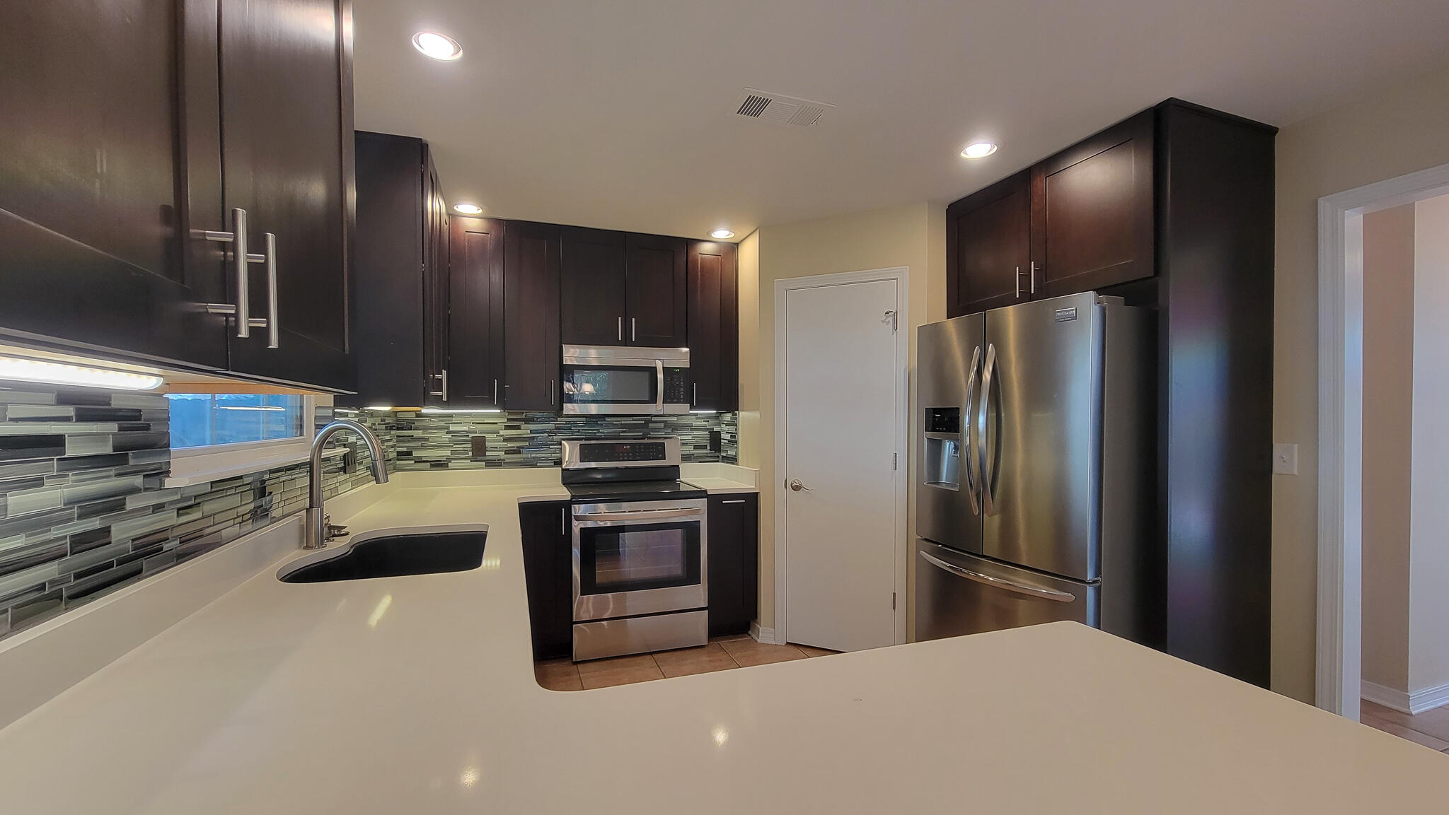 VILLAGE WEST - Residential